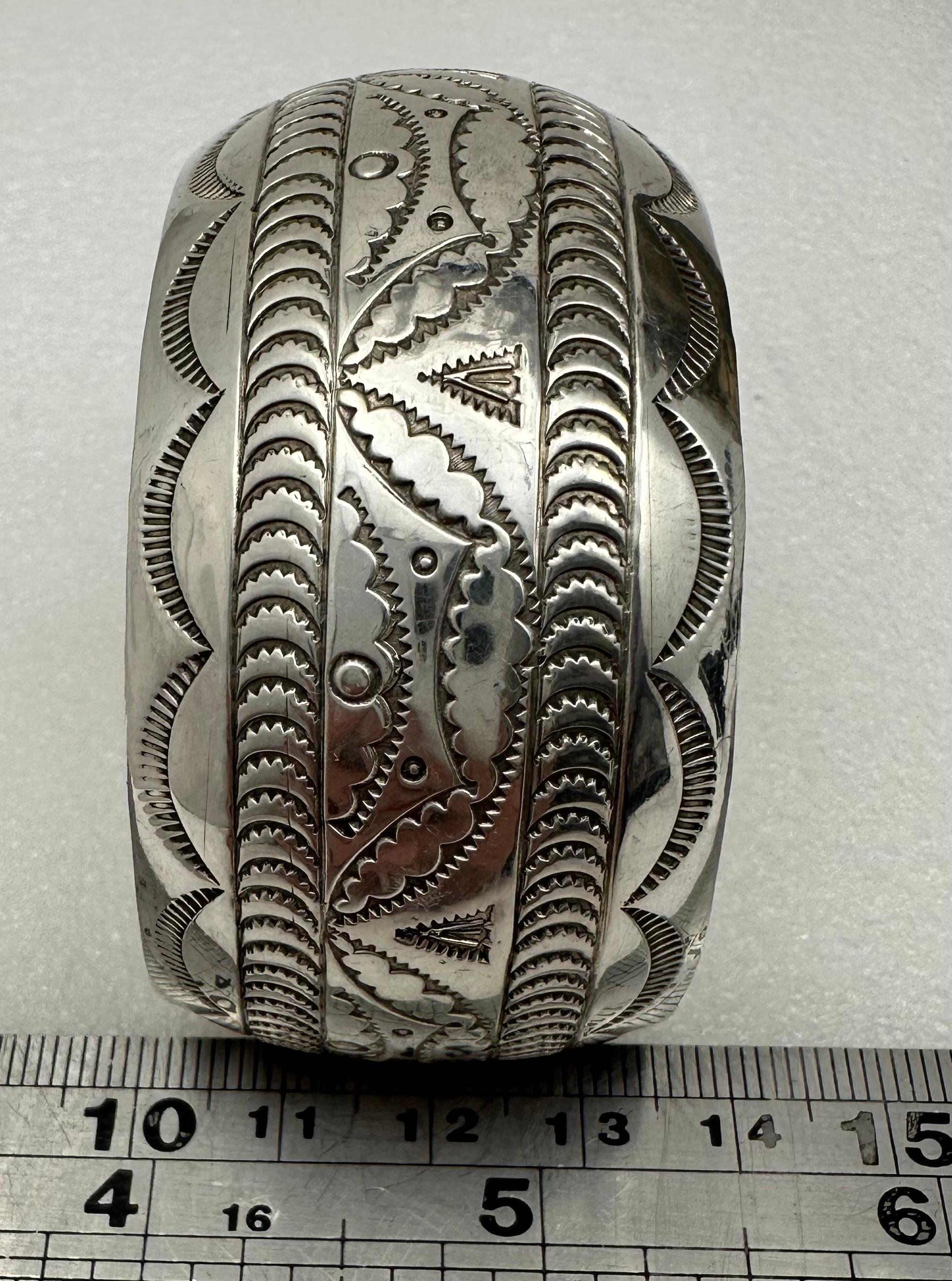 Sterling Silver .925 Hand Stamped Cuff Bracelet Signed Navajo Artist VJP Albo NM In New Condition For Sale In Las Vegas, NV