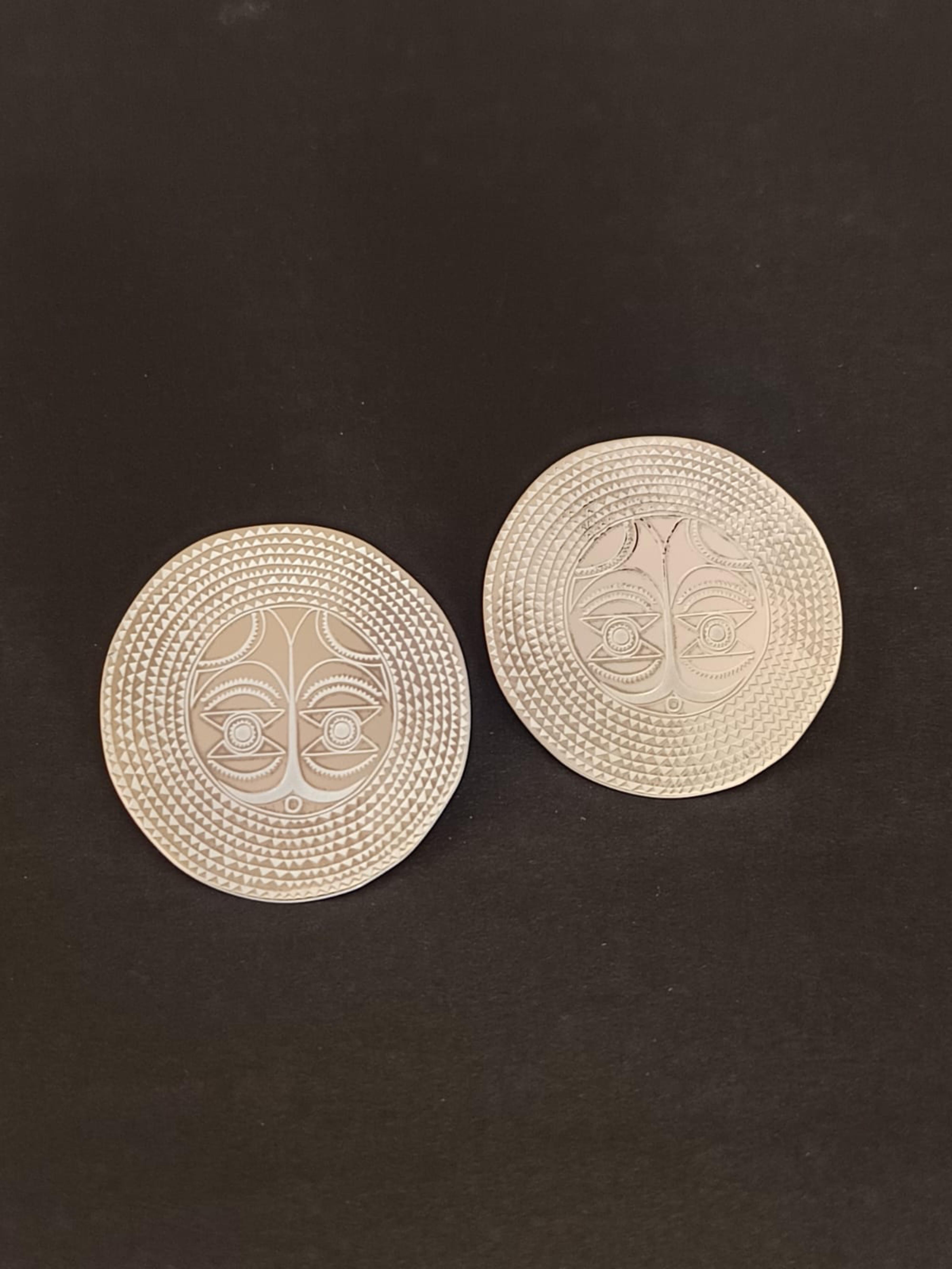 Sterling Silber 92,5% Handgefertigte Ohrringe - Inspirierte westafrikanische Masken im Angebot 4