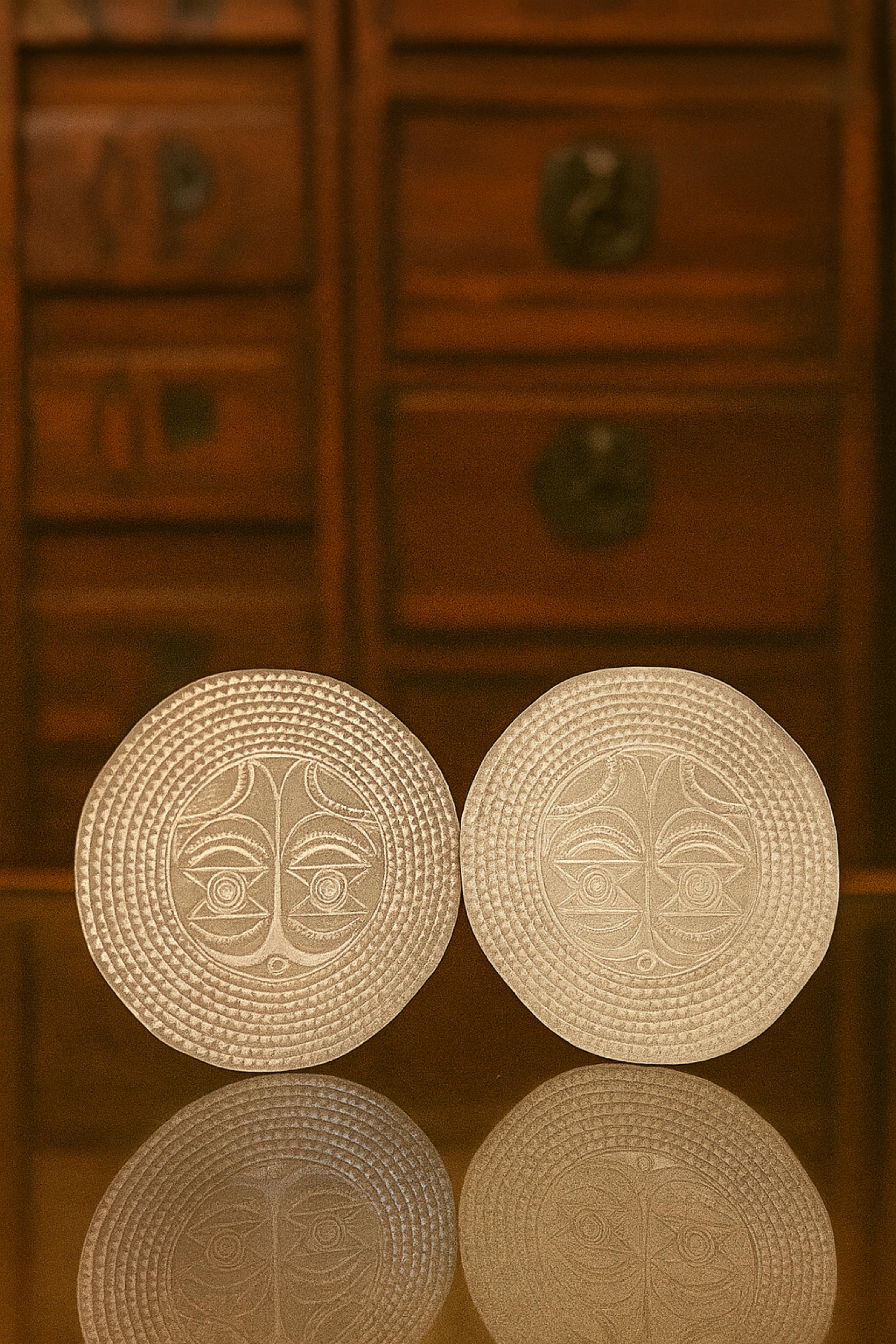 Sterling Silber 92,5% Handgefertigte Ohrringe - Inspirierte westafrikanische Masken im Angebot 6