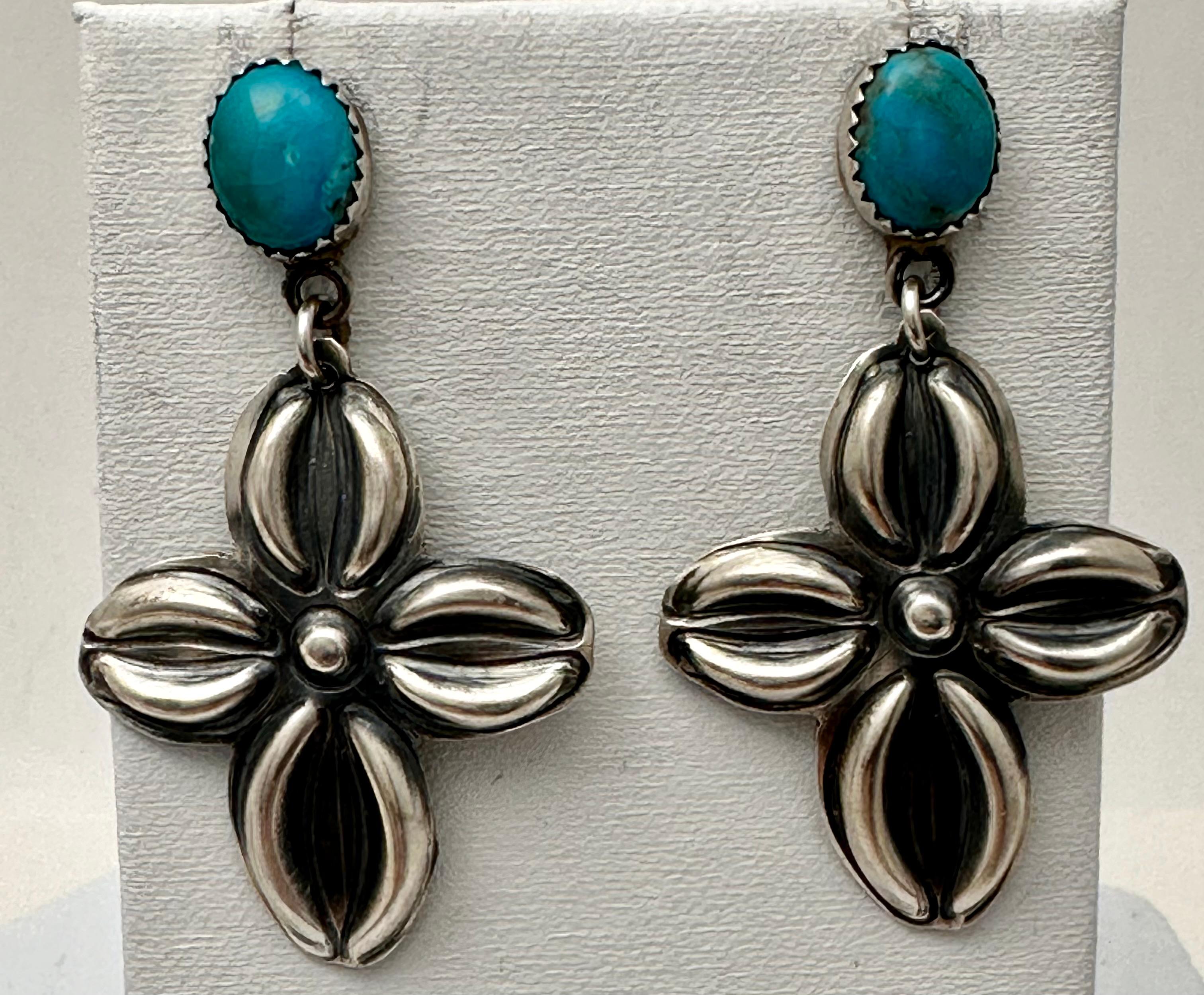 Women's Sterling Silver .925 Kingman Turquoise Repousse Cross 1
