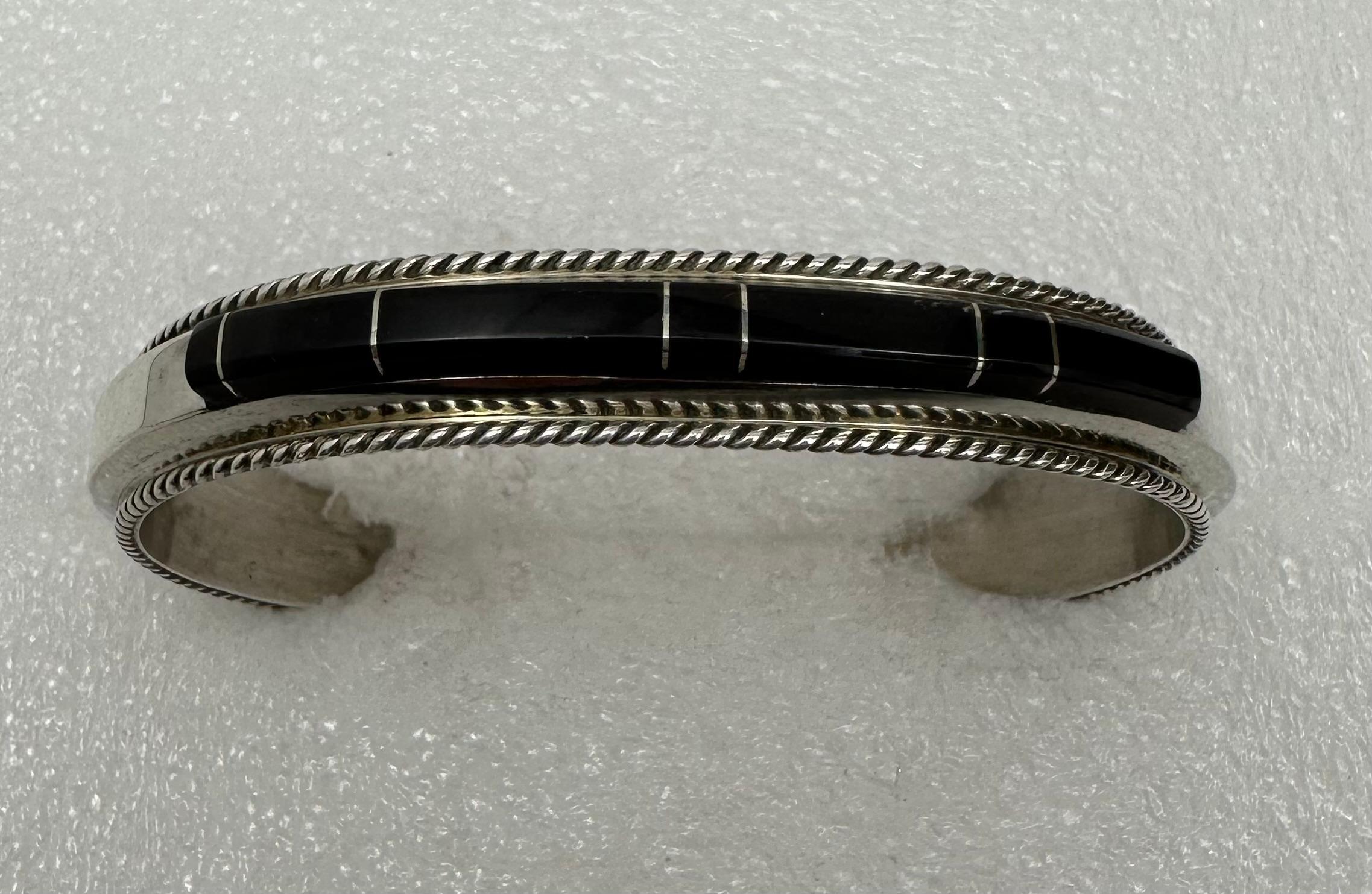 Sterling Silver .925  Onyx Inlay Cuff Bracelet Signed by Navajo Artist F In New Condition For Sale In Las Vegas, NV