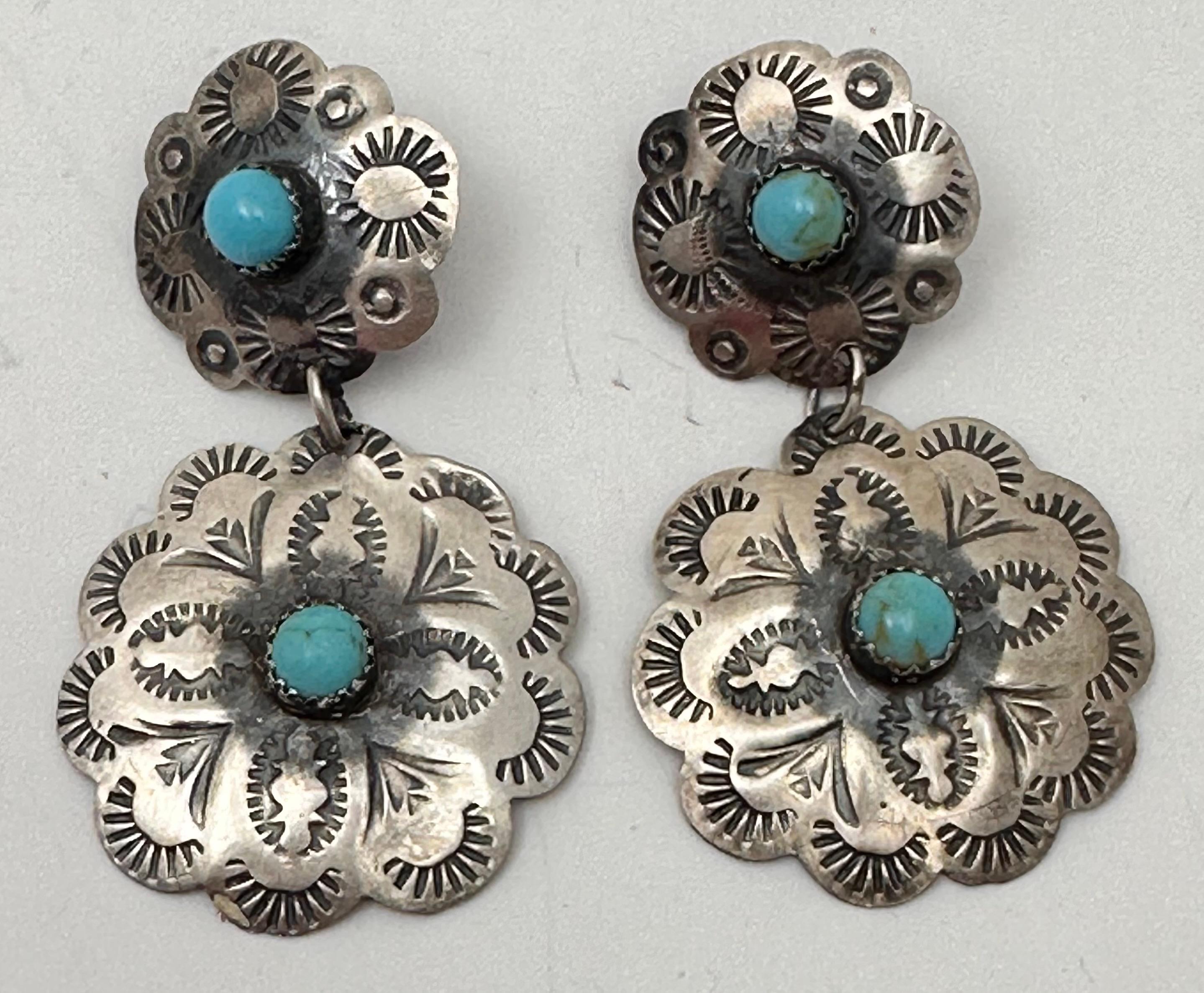 Boucles d'oreilles en argent sterling .925 Turquoise Navajo by Tim Yazzie Concho 3/4 x 2 1/4 Pour femmes en vente