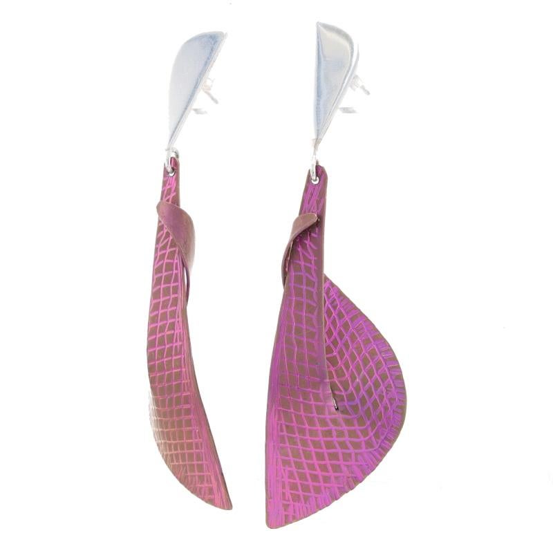 Sterling Silver Abstract Twist Dangle Earrings - 925 Pinkish Purple In Excellent Condition For Sale In Greensboro, NC
