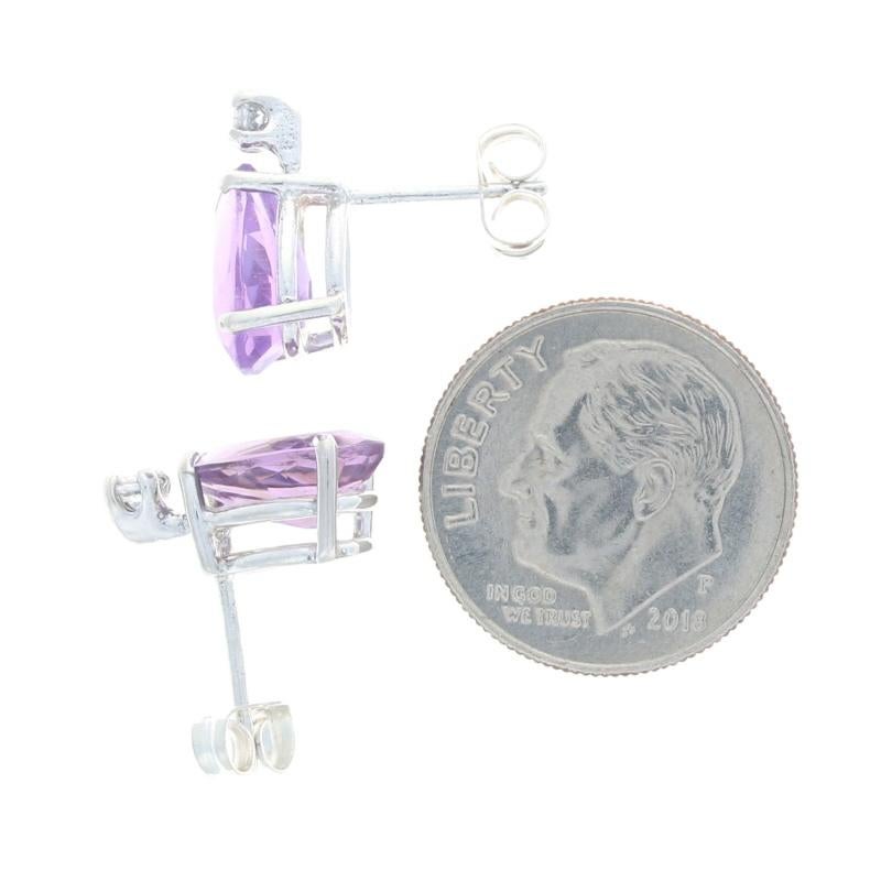 Ohrstecker aus Sterlingsilber mit Amethyst und kubischem Zirkon in Birnenschliff - 925, durchbohrt im Zustand „Hervorragend“ in Greensboro, NC