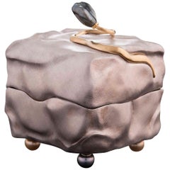 peal box Sterling Silver and 18 Karat Yellow Gold Peal Presentation Box with Jewelry