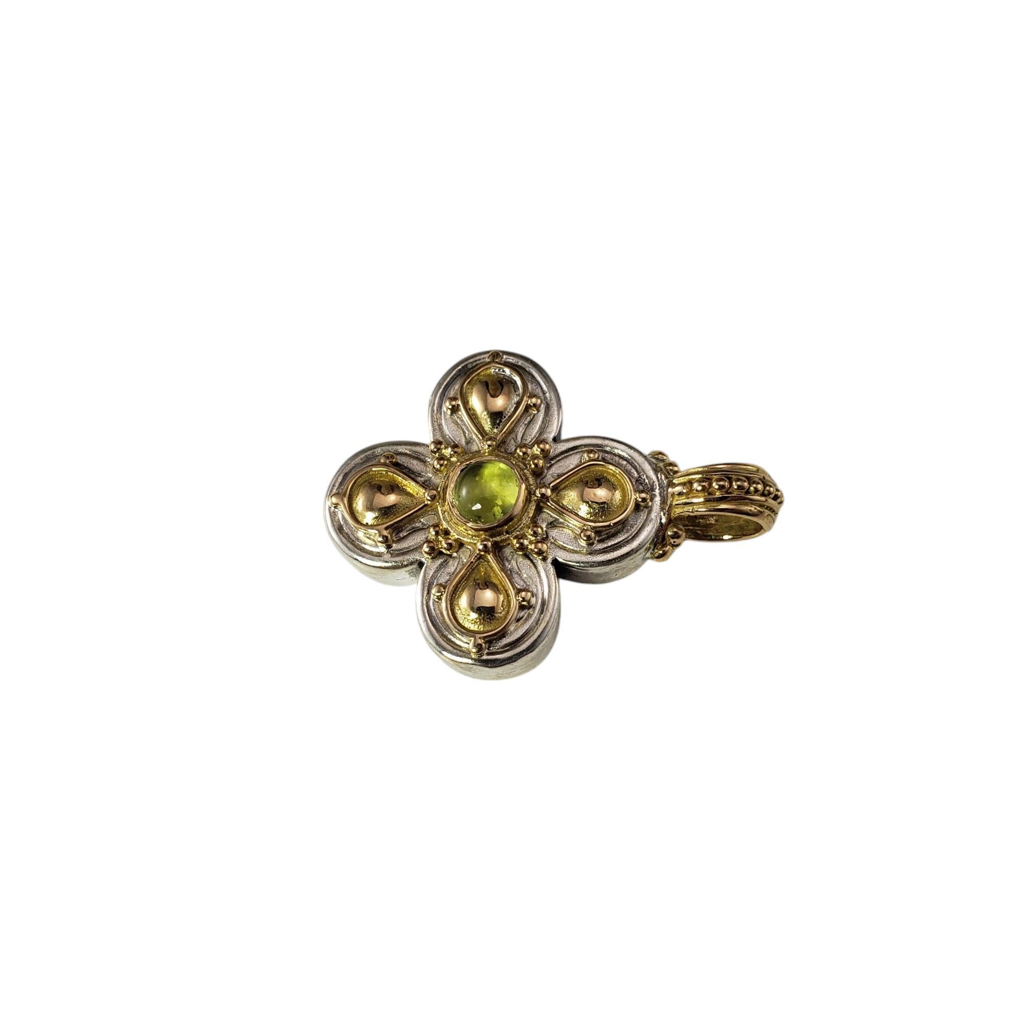 Colgante cruz griega de plata de ley y oro amarillo de 18 quilates

Esta asombrosa cruz tiene una gema cabujón amarilla engastada en plata de ley y oro amarillo de 18 quilates, con detalles intrincados.

Tamaño: 27 mm x 20 mm

Peso: 6,8 dwt./10,5
