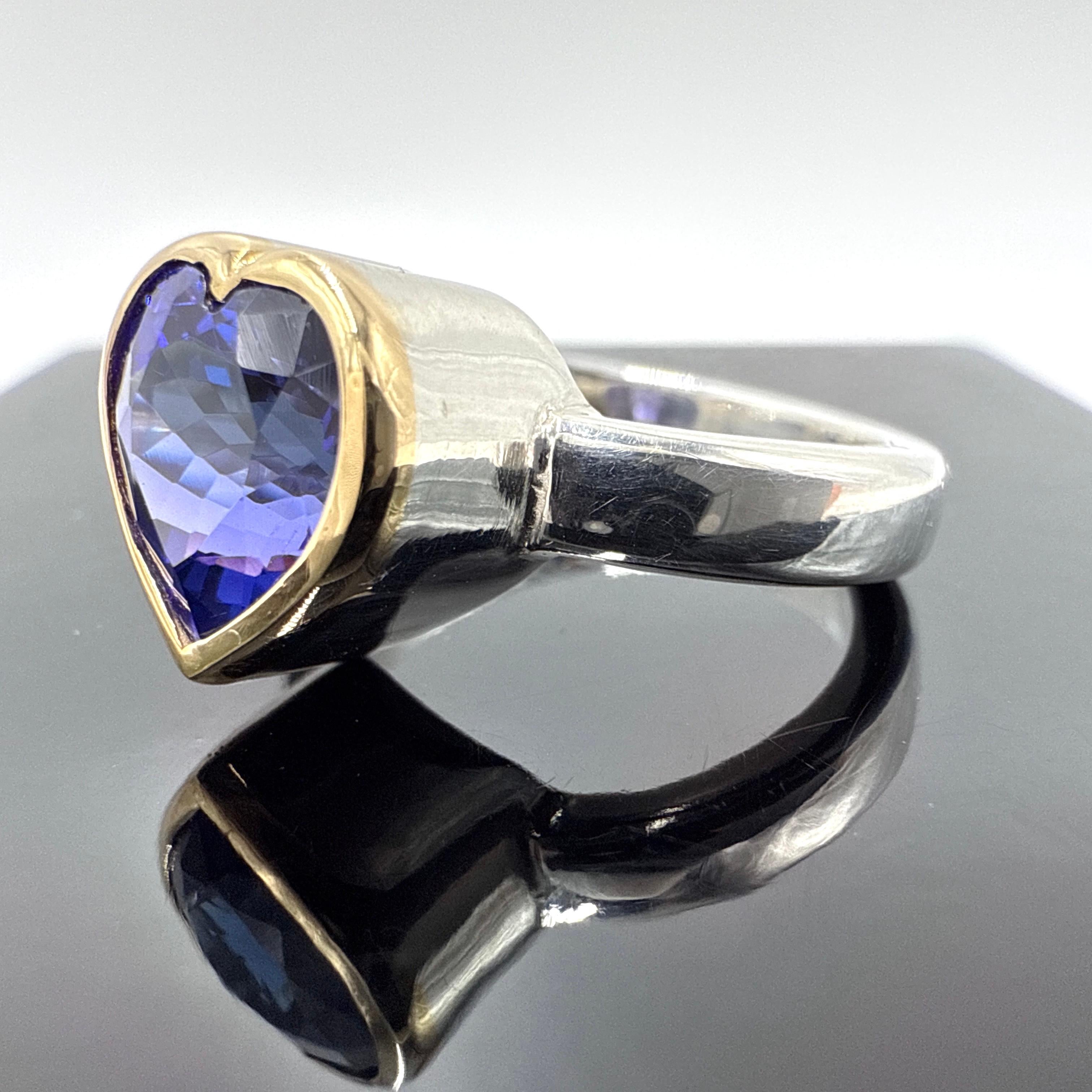 Bague en argent sterling et or jaune 18 carats Tanzanite taillée en cœur - 3,35 carats Neuf - En vente à Victoria, BC