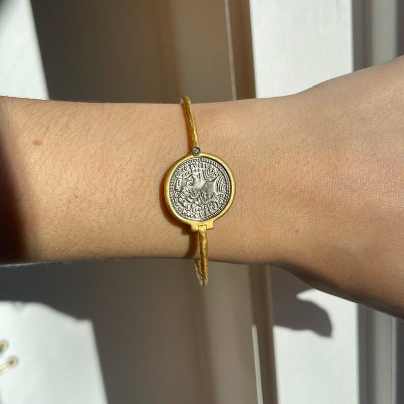 Pulsera brazalete réplica de moneda romana de plata de ley y chapada en oro de 24 quilates Romano clásico
