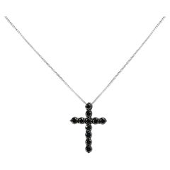 Collar Cruz Colgante Plata de Ley y Rodio Negro 1,0 Cttw Diamante Negro