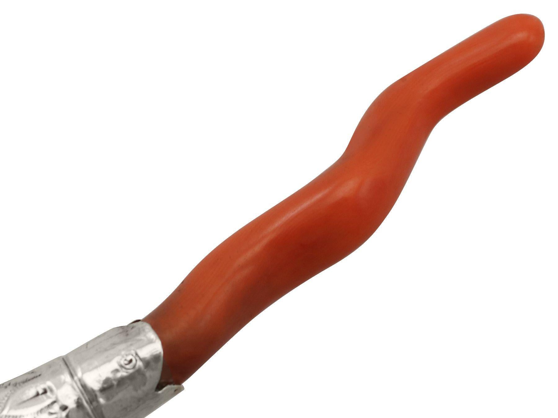 Viktorianische Kombination aus Whistle und Rattle aus Sterlingsilber und Korallen im Angebot 3