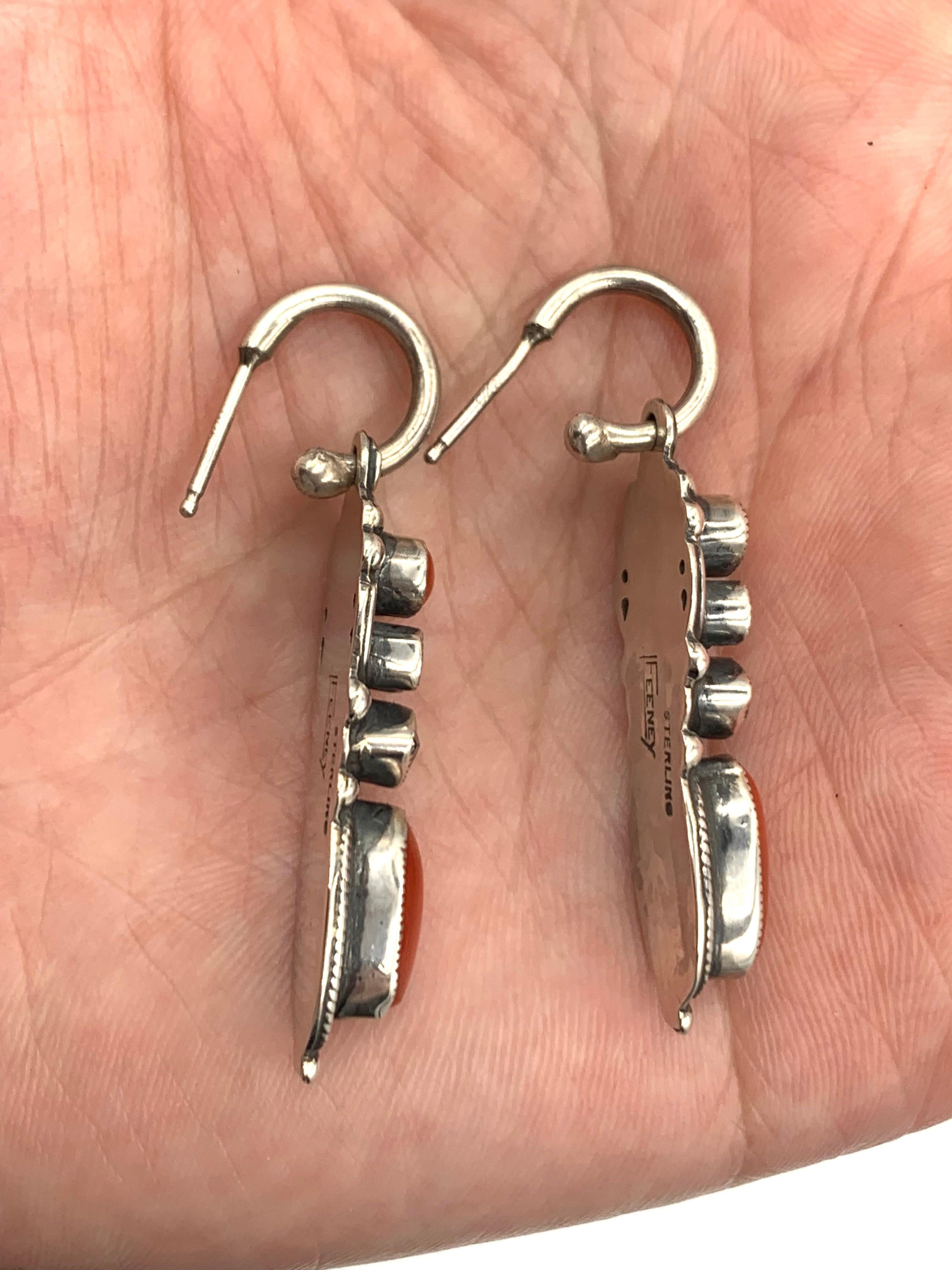 Orecchini pendenti in argento sterling e corallo di Leo Feeney In condizioni Nuovo in vendita a Scottsdale, AZ