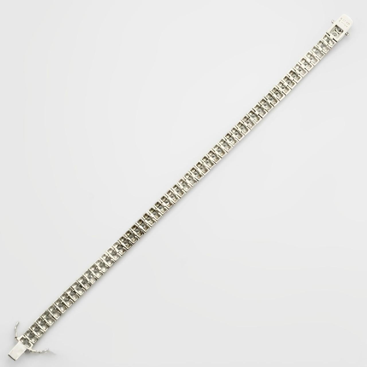 Sterling Silver and Cubic Zirconia Link Bracelet circa 1980s For Sale 2