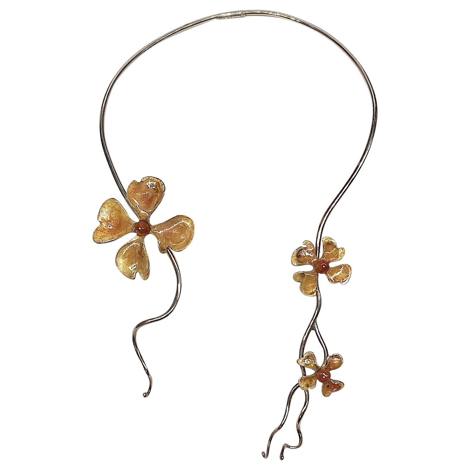 Halskette aus Sterlingsilber und Emaille mit Blumen aus Hundeholz