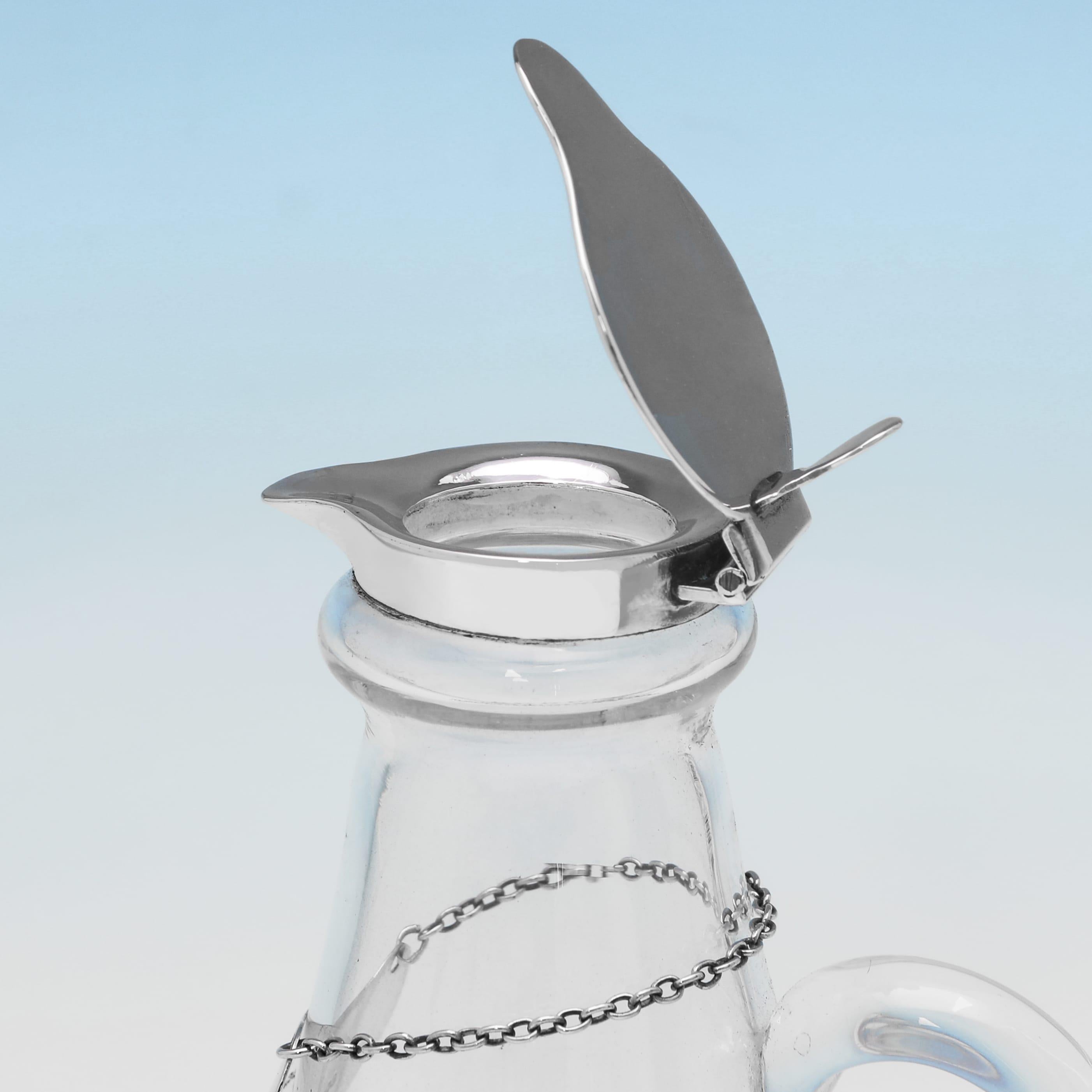 Art déco Pichet à whisky tot ou chota en argent sterling et verre fabriqué en 1927 en vente
