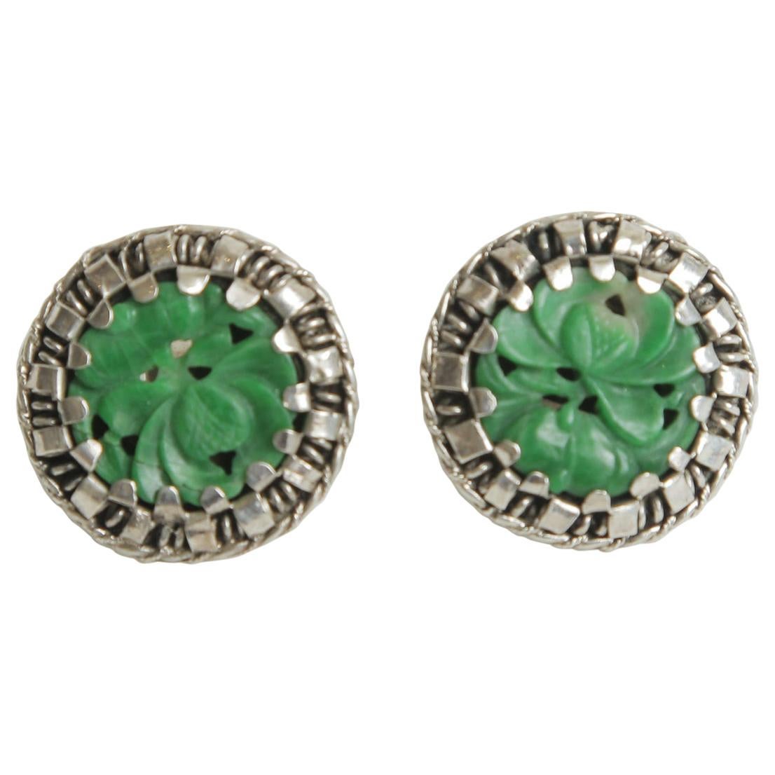 Orecchini a bottone in argento sterling e giada verde in vendita