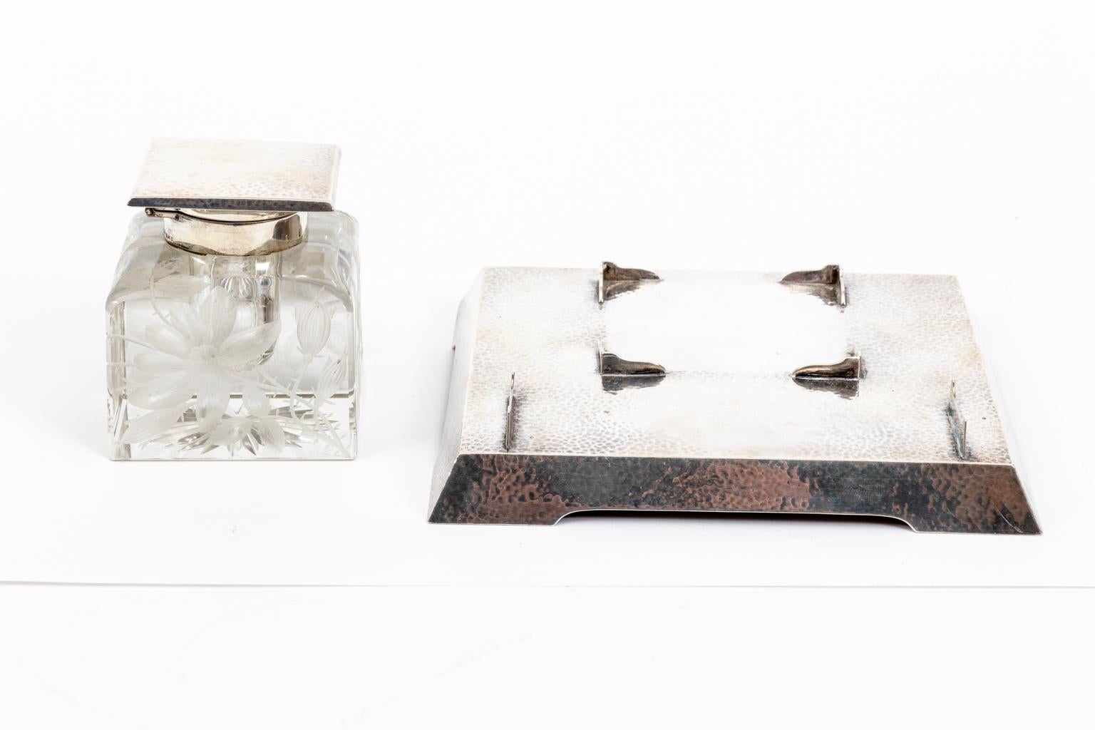 Sterling Silver and Intaglio Crystal Inkwell In Good Condition For Sale In Stamford, CT