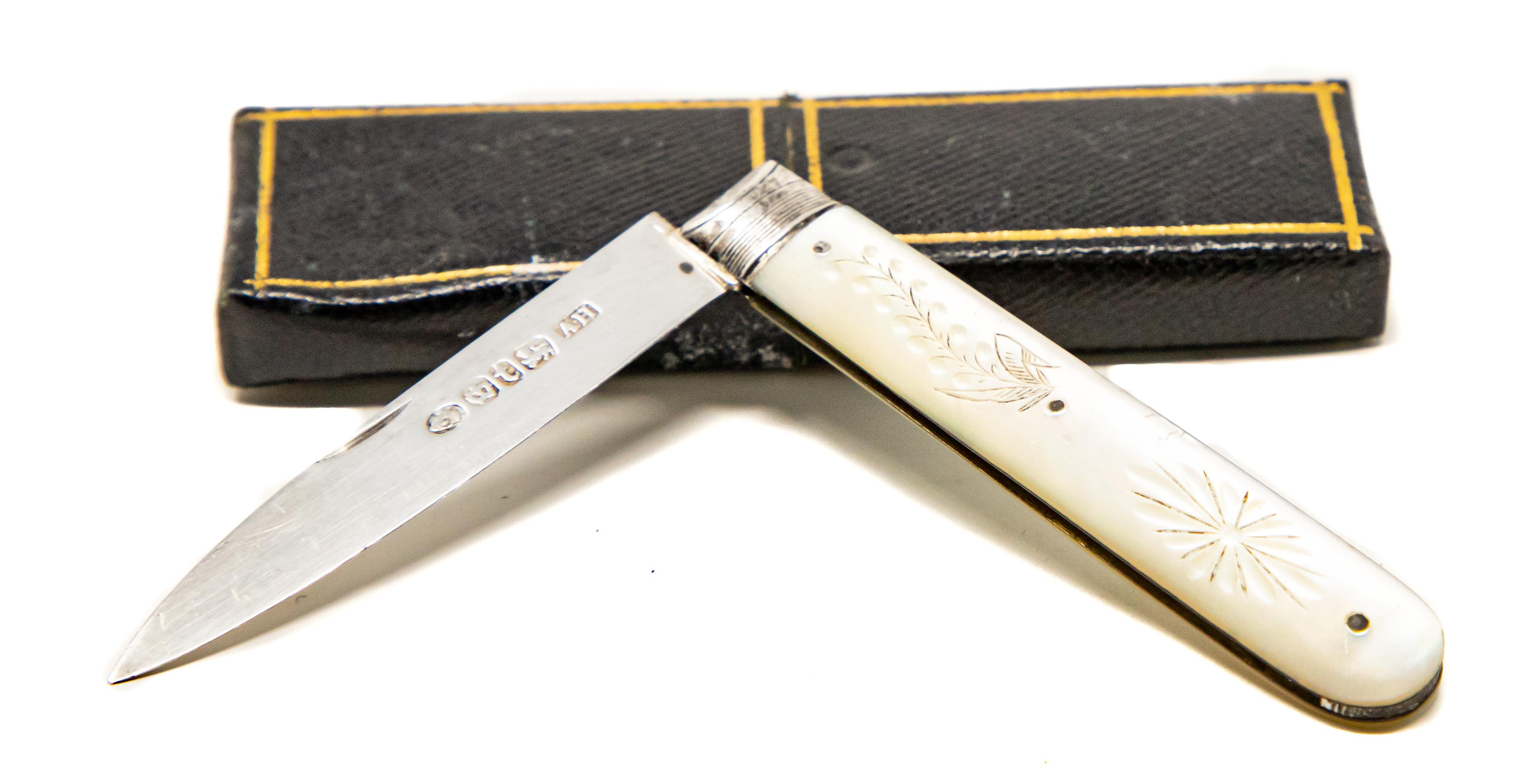 Offering this stunning mother of pearl pocket knife. The handle is mother of pearl with floral and foliate designs to one end and a sunburst on the other. The blade is hallmarked, believed to be from Sheffield, England.