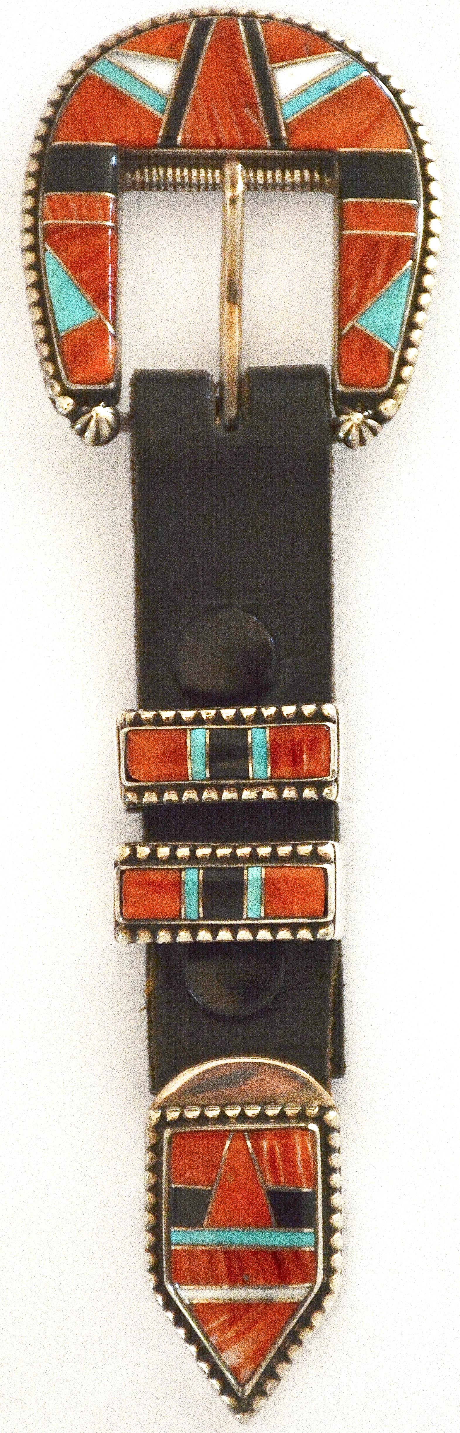 Zuni 4-teiliges Set aus Ranger-Schnalle-Set aus Sterlingsilber und mehreren Edelsteinen mit Intarsien, 1992 (Gemischter Schliff) im Angebot