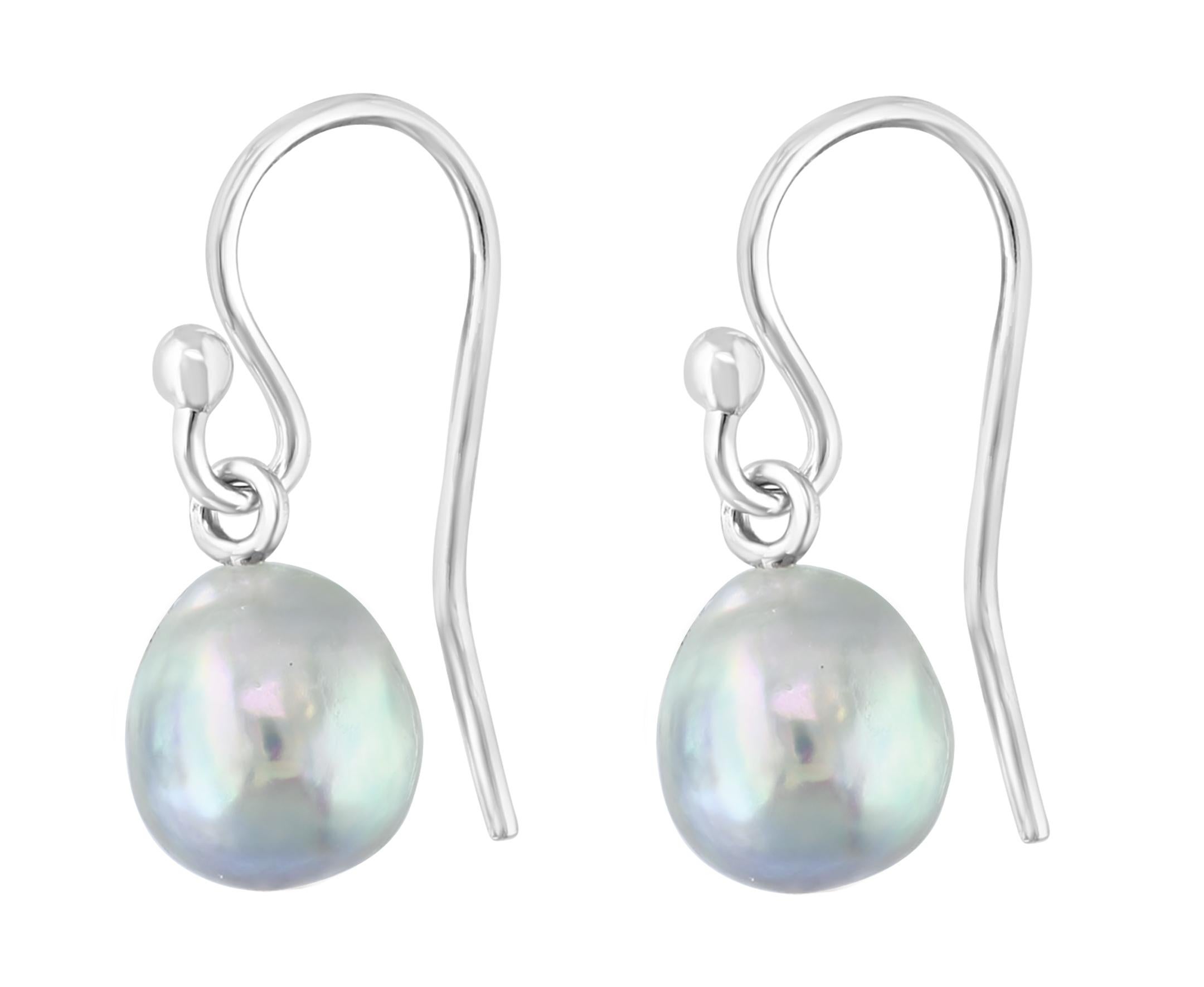 These earrings feature Japanese Akoya natural-blue color 7-8mm semi-baroque pearls on sterling silver ear wires. Simple yet unique, these earrings will truly stand out.
AN ELEGANT EXPRESSION – This gorgeous cultured pearl jewelry adds a luminous