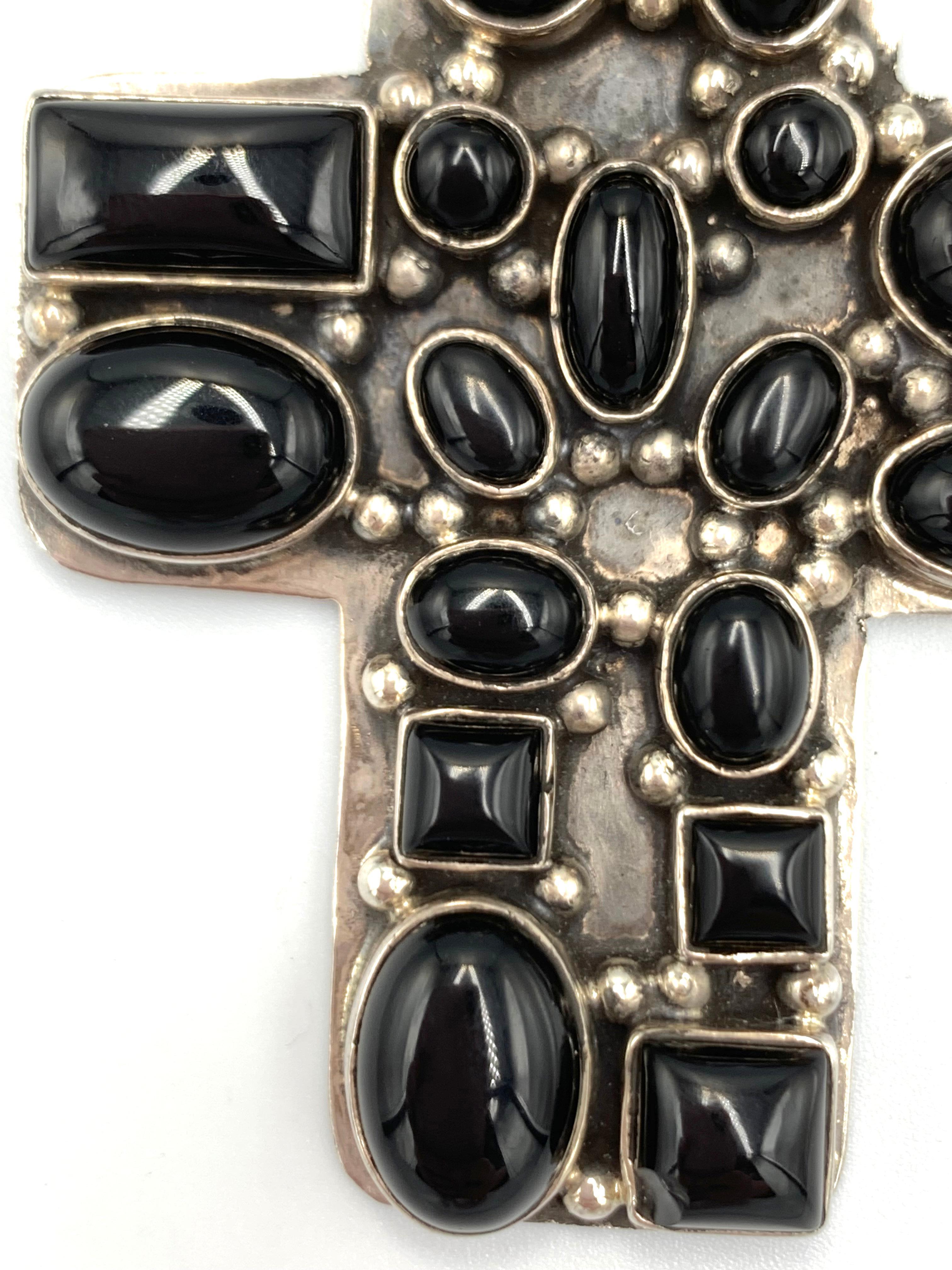 Pendentif croix en argent et onyx par Dan Dodson en vente 2