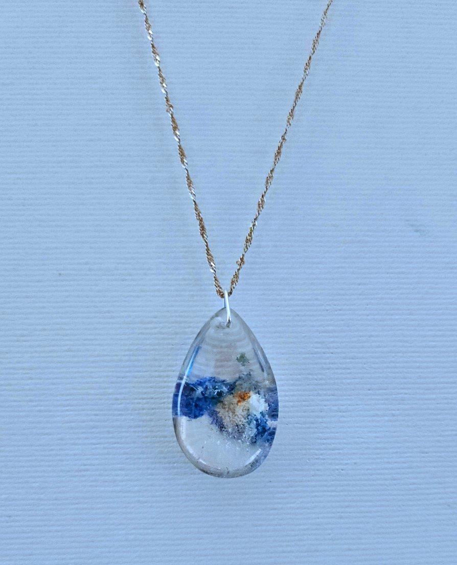 Sterling Silver and Quartz Crystal Pendant Necklace, Blue, White, Orange, Clear en Bueno estado para la venta en Warrenton, OR