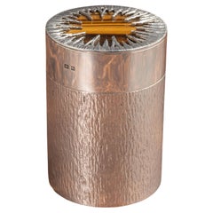 Stoviglie in quarzo, ceramica, argento e vetro
