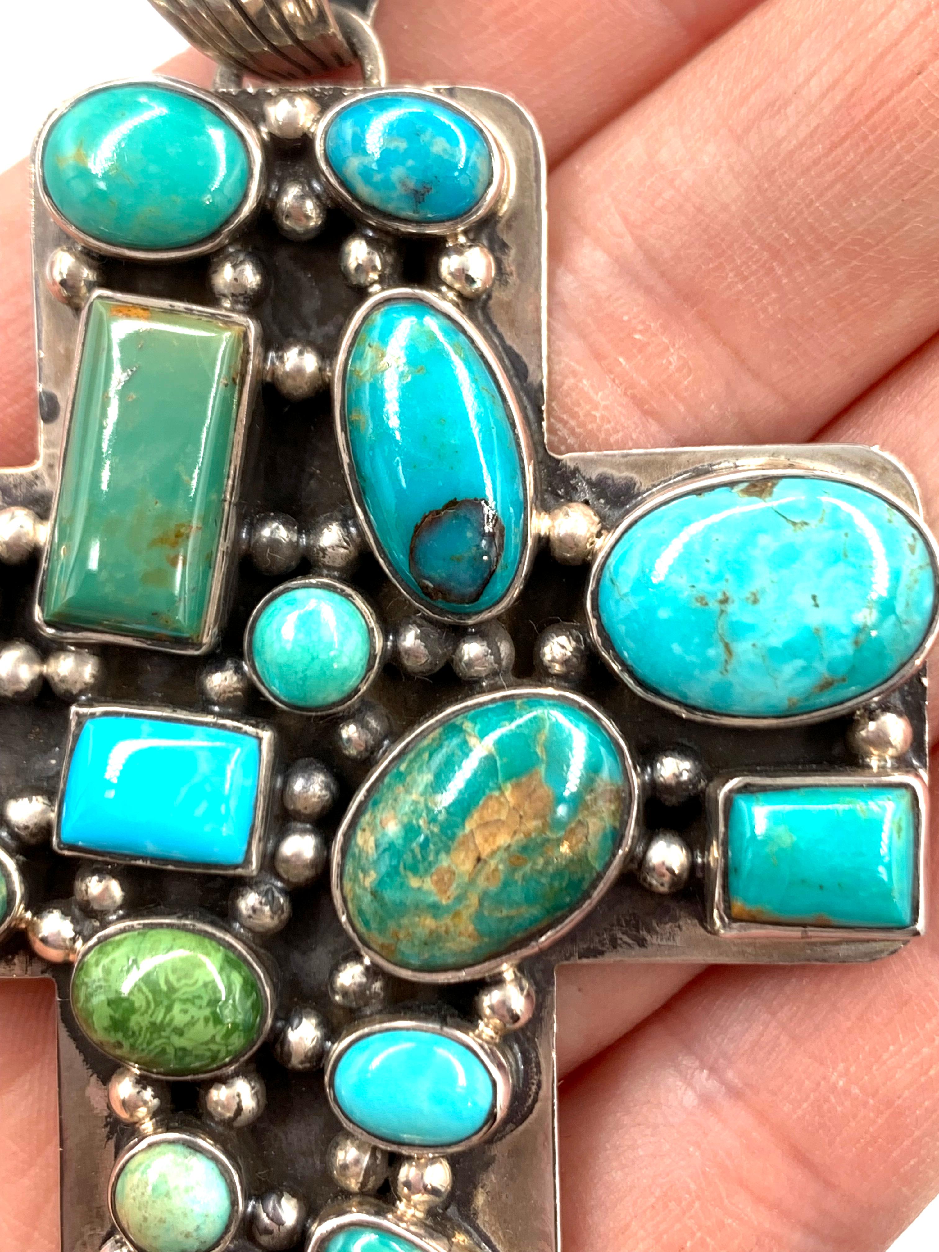 Pendentif croix en argent et turquoise par Dan Dodson en vente 7
