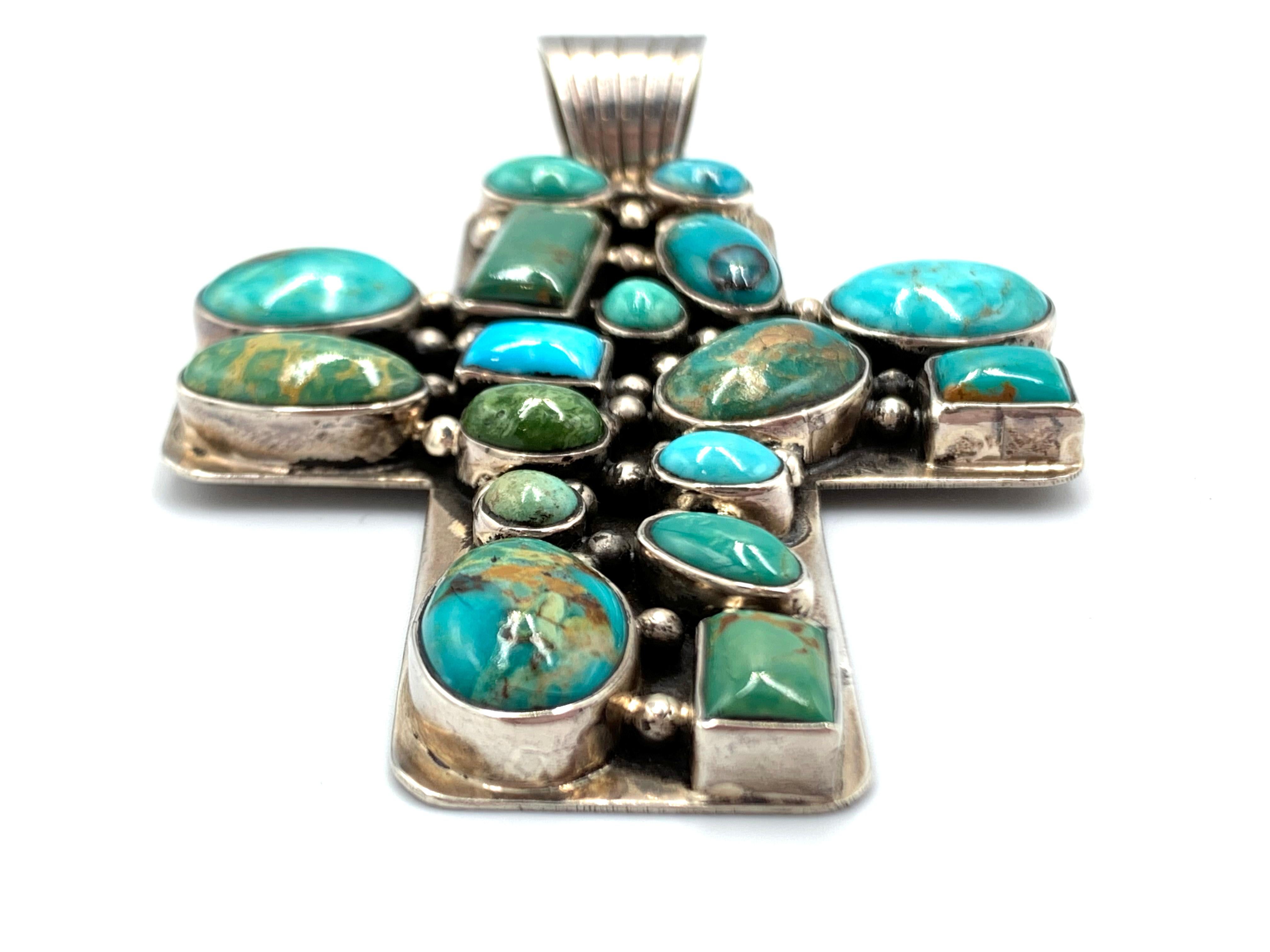 Amérindien Pendentif croix en argent et turquoise par Dan Dodson en vente