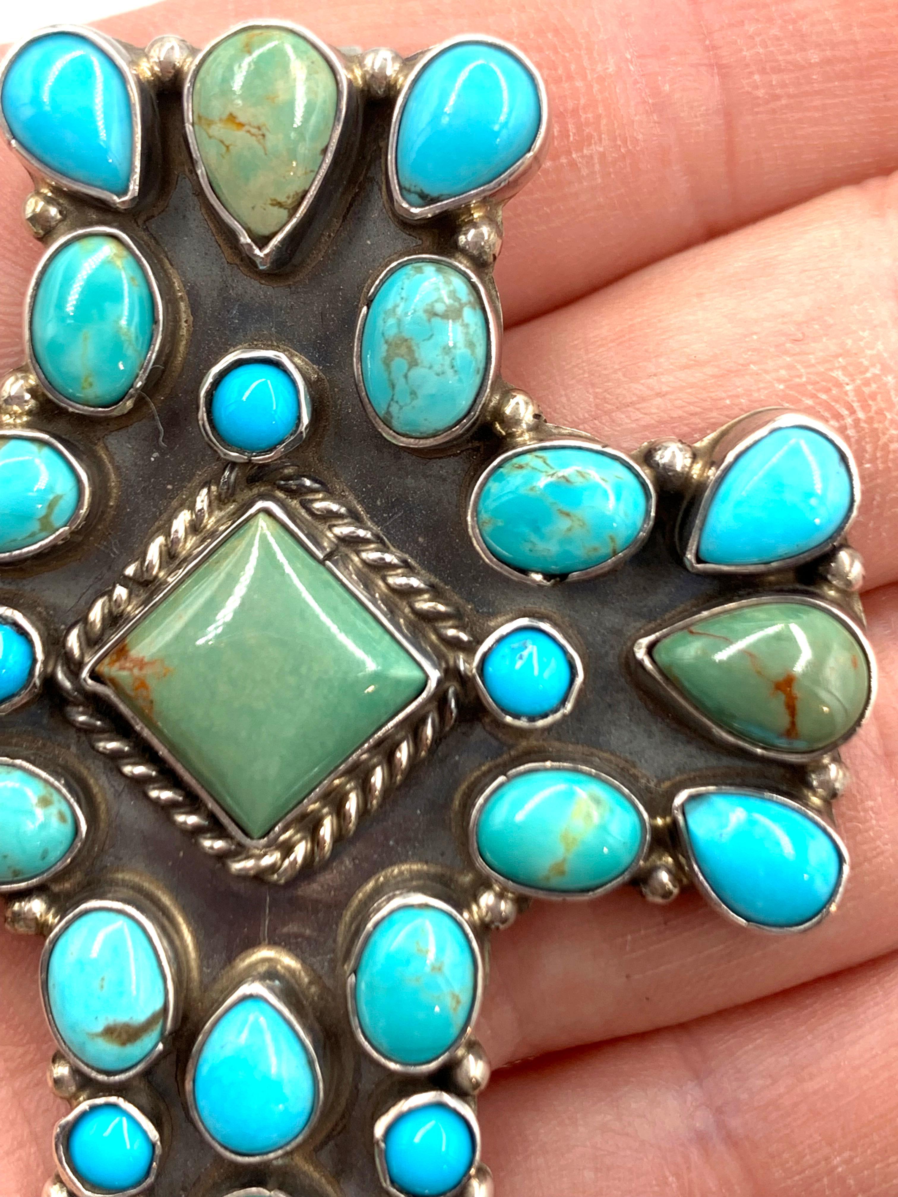 Ciondolo a croce in argento e turchese di Rocki Gorman in vendita 10