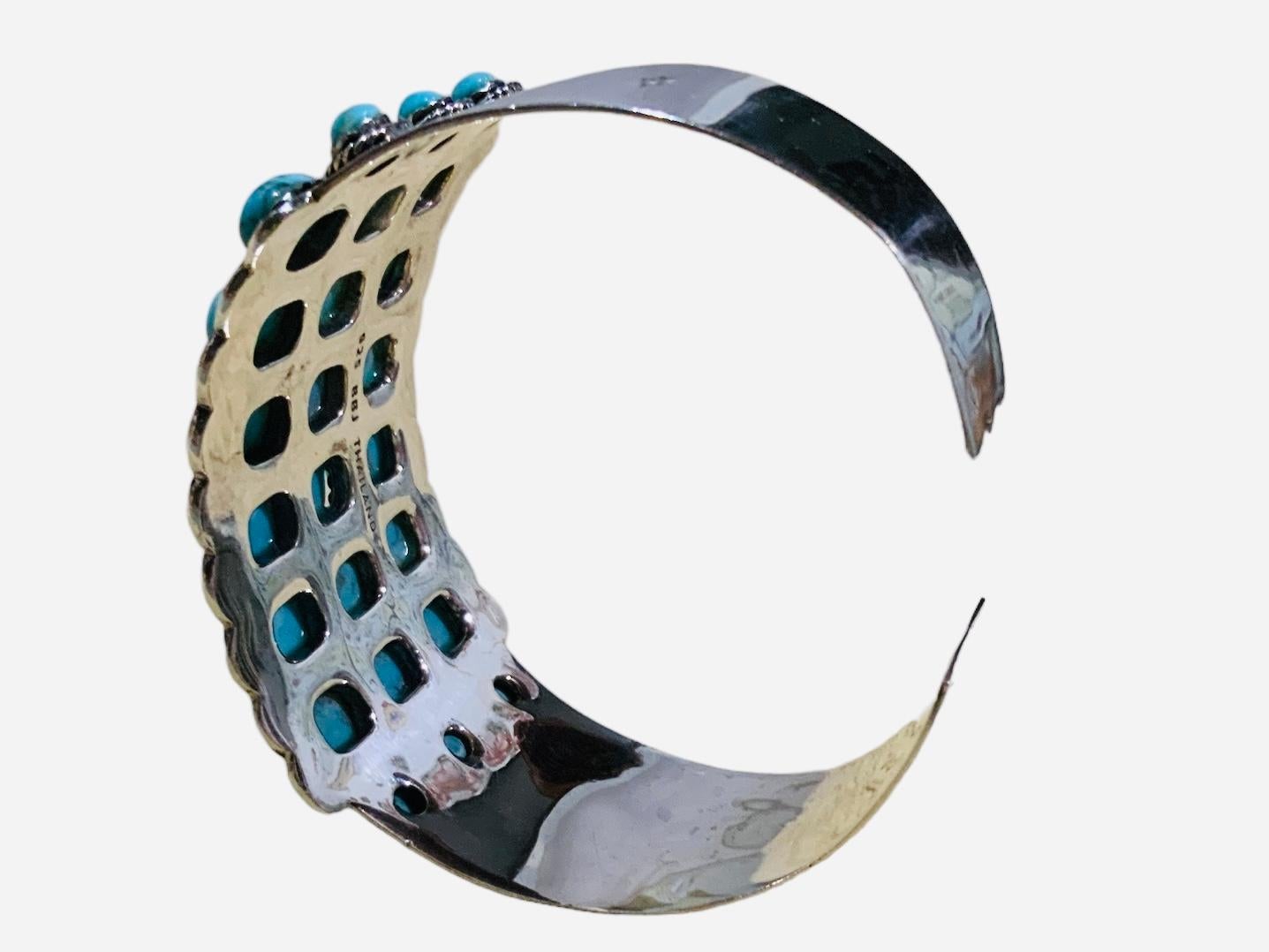  Sterling Silver and Turquoise Cuff Bracelet In Good Condition For Sale In Guaynabo, PR