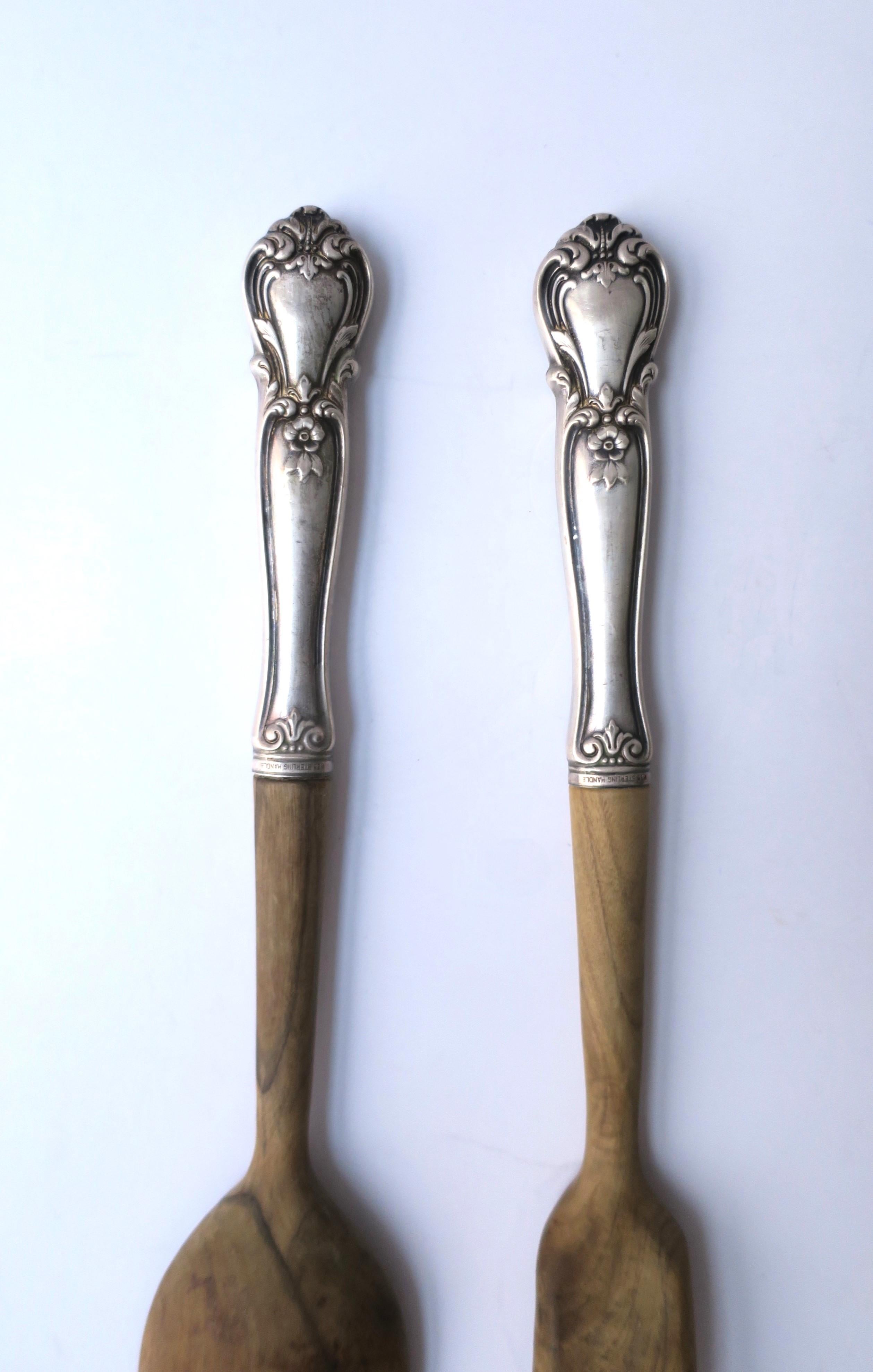 Sterling Silver and Wood Salad Serving Utensils In Good Condition For Sale In New York, NY