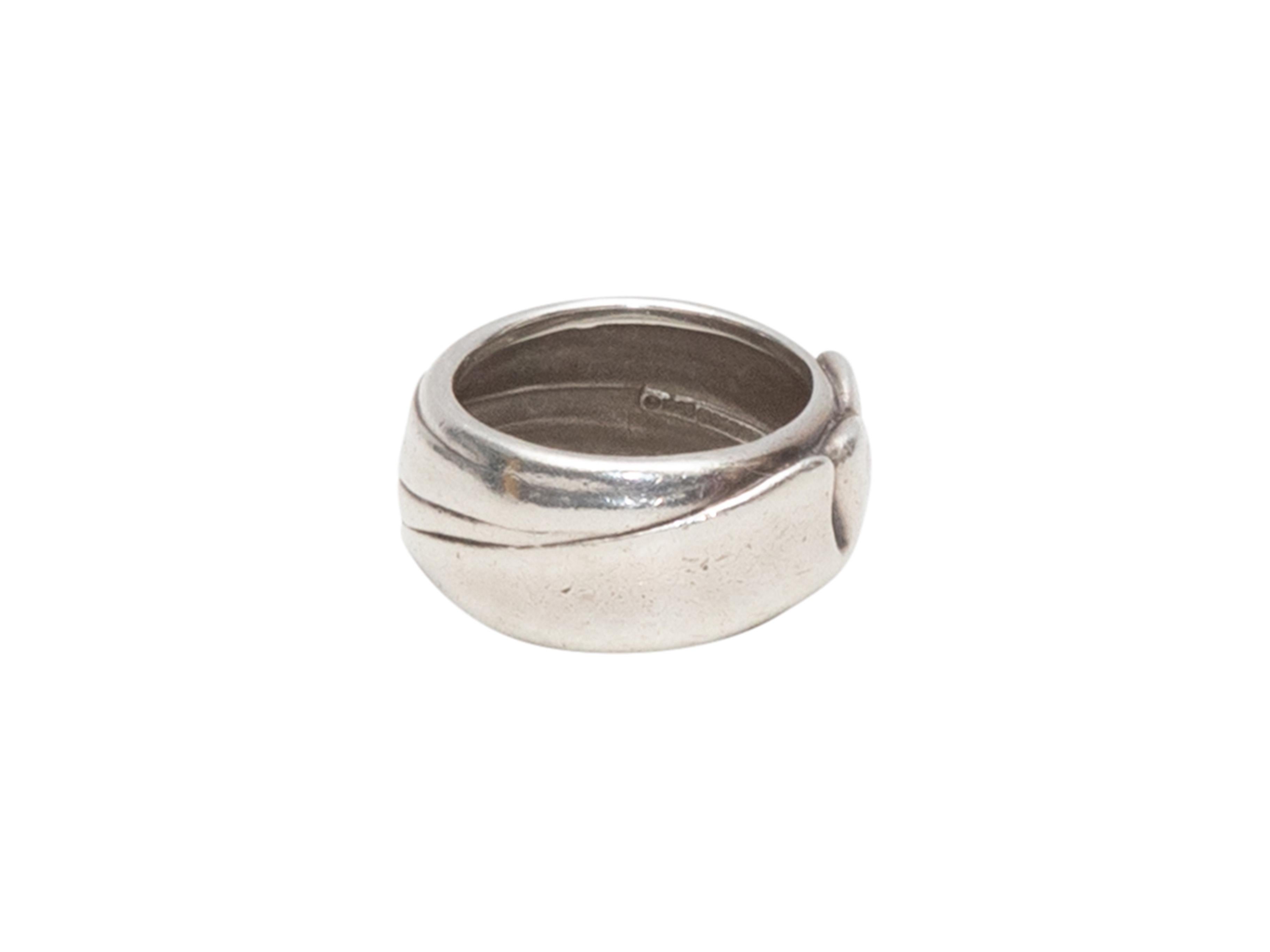 Breiter strukturierter Ring aus Sterlingsilber von Angela Cummings. 0,75