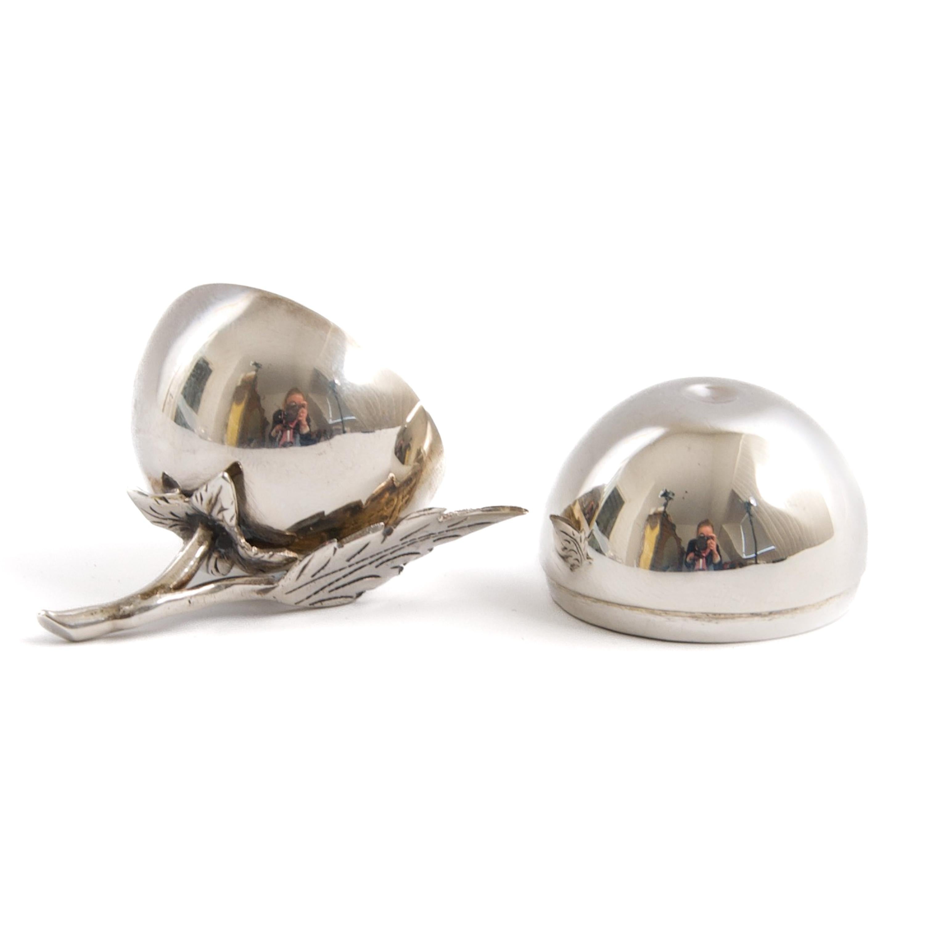 Sterling Silver Apple-Shaped Trinket Box with Sculpted Leaf and Stem in vendita 2