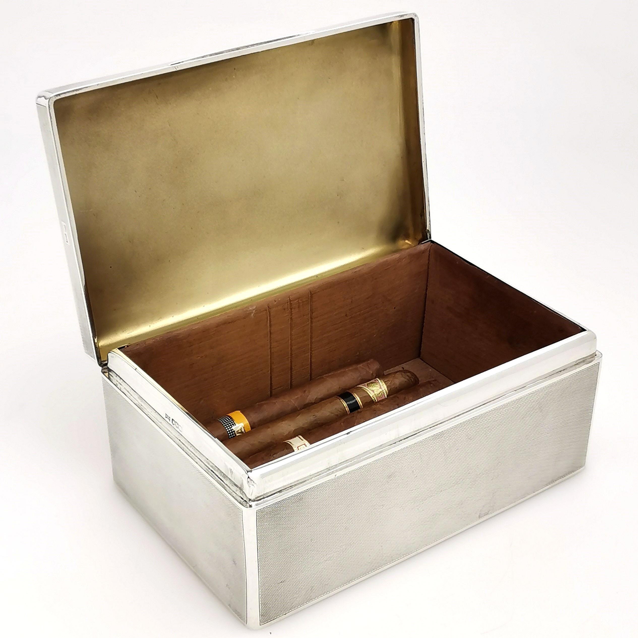 Sterling Silver Art Deco Cigar Box or Cigarette Box, circa 1935 Sheffield 1