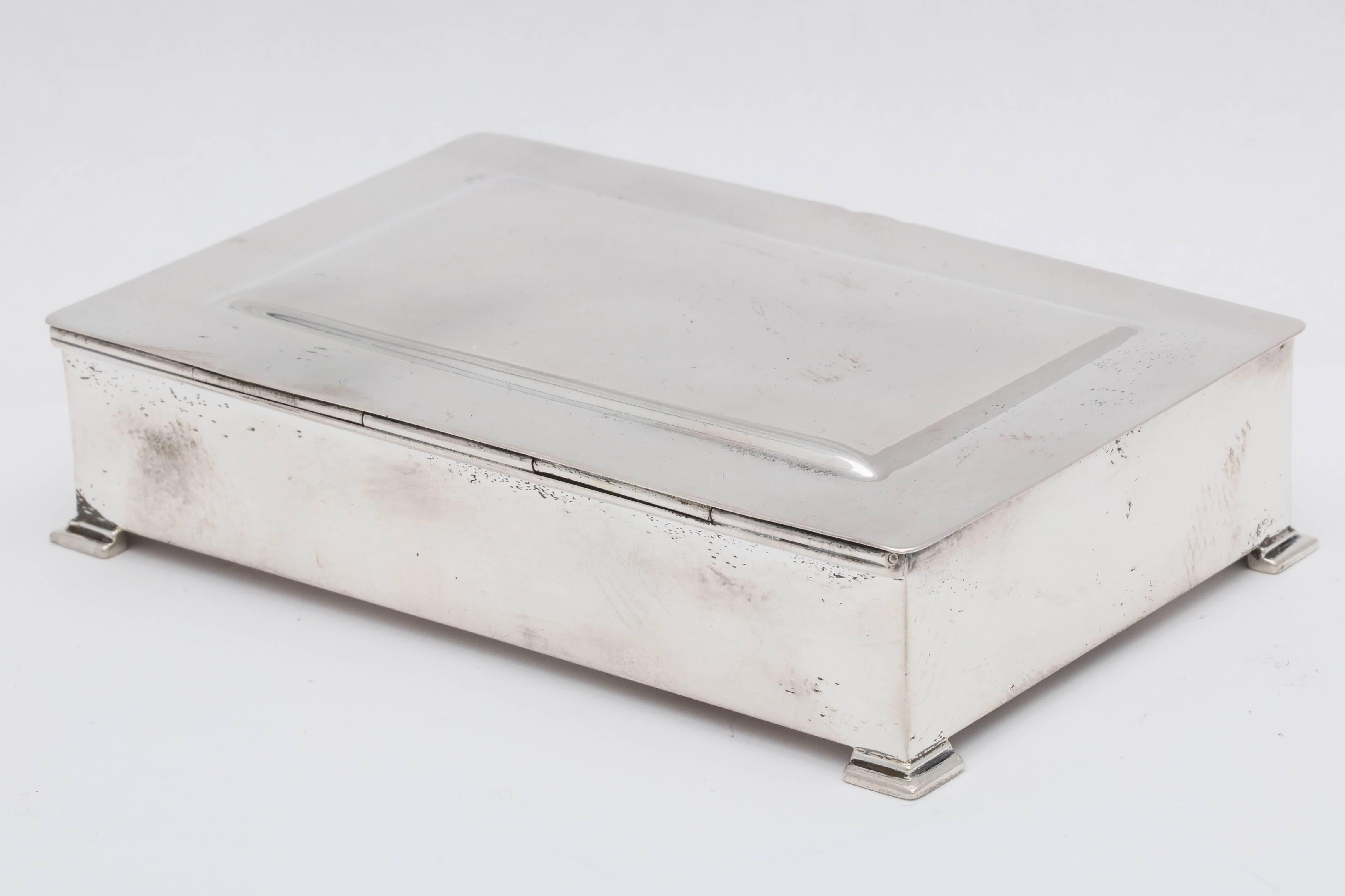 Sterling Silver Art Deco Footed Table Box with Hinged Lid In Excellent Condition In New York, NY
