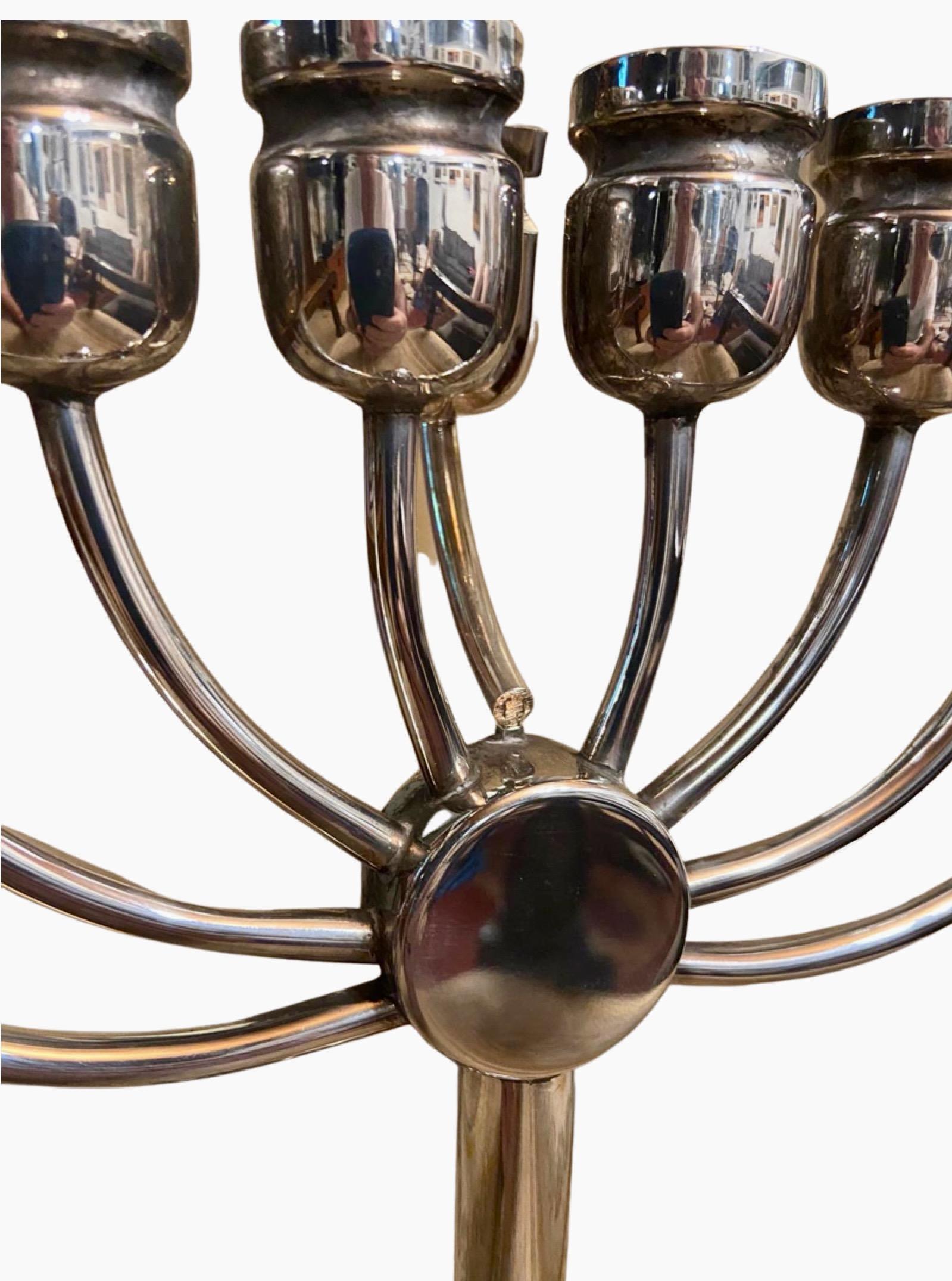 Sterlingsilber Art Deco Menorah Modernistische Judaica (Mitte des 20. Jahrhunderts) im Angebot