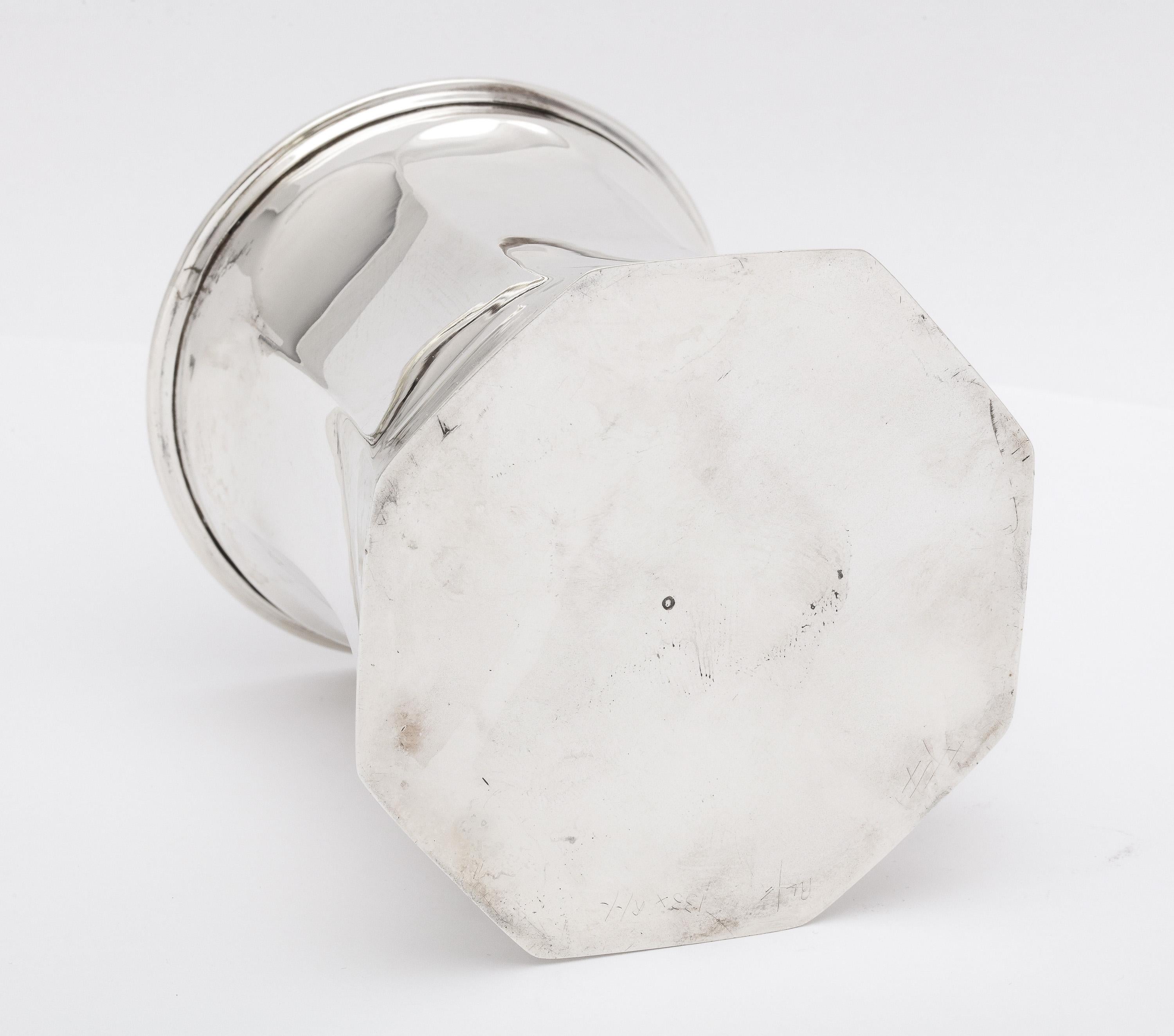 Tazza ottagonale in argento Sterling Art Deco di Blankensee in vendita 3