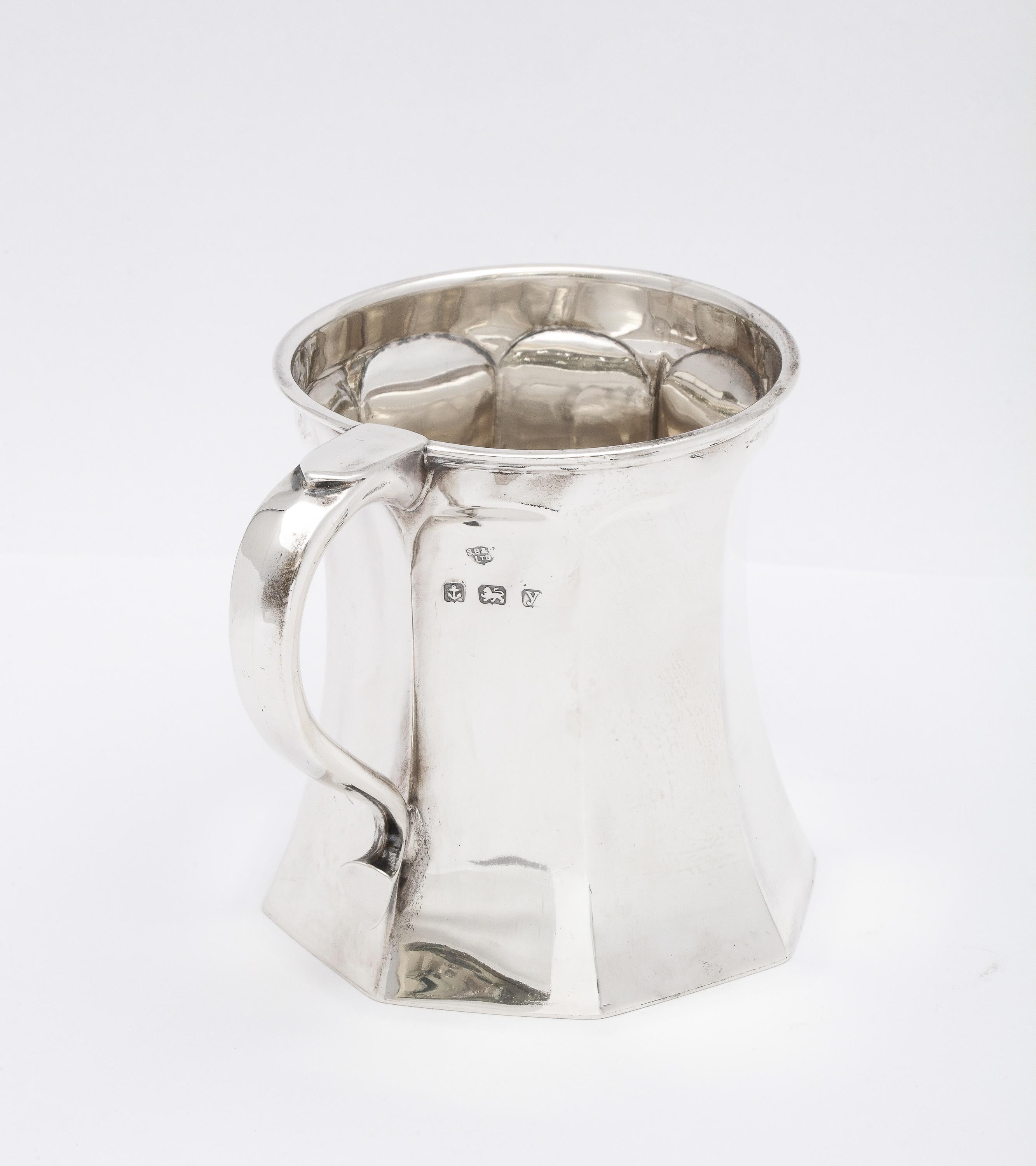 Tasse octogonale en argent sterling de la période Art Déco par Blankensee en vente 1