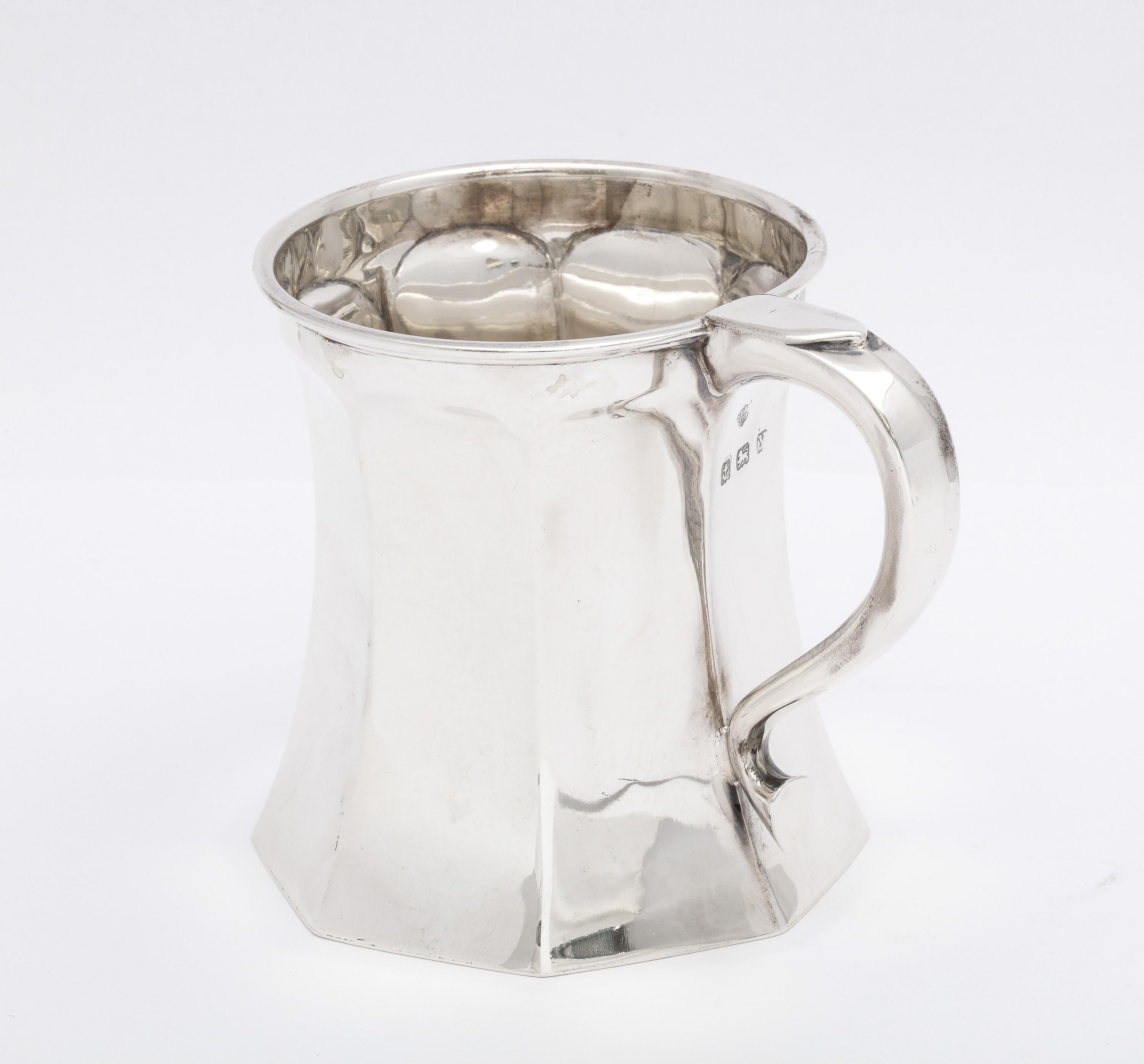 Tasse octogonale en argent sterling de la période Art Déco par Blankensee en vente 2