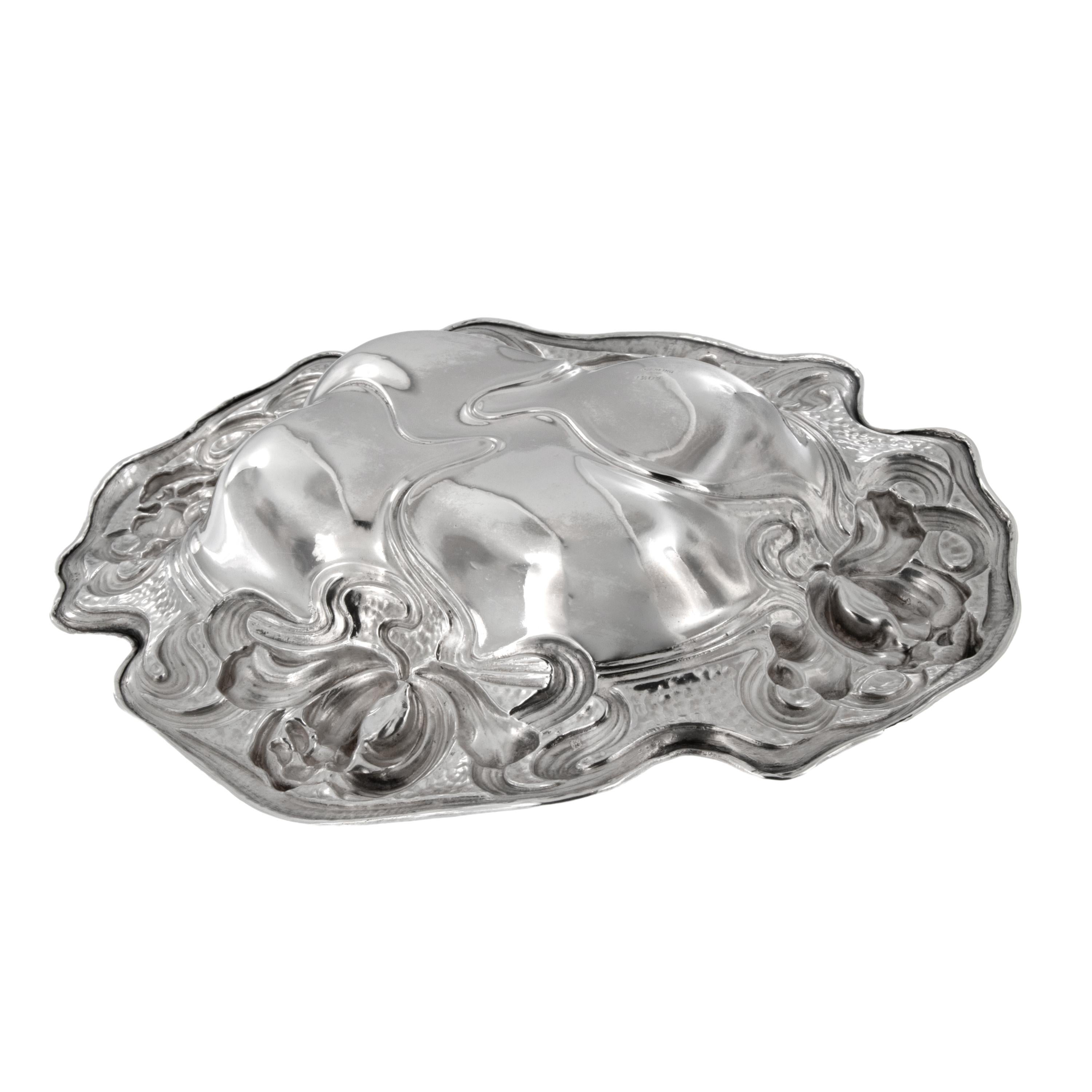 Women's or Men's Sterling Silver Art Nouveau Bowl by William B. Kerr For Sale