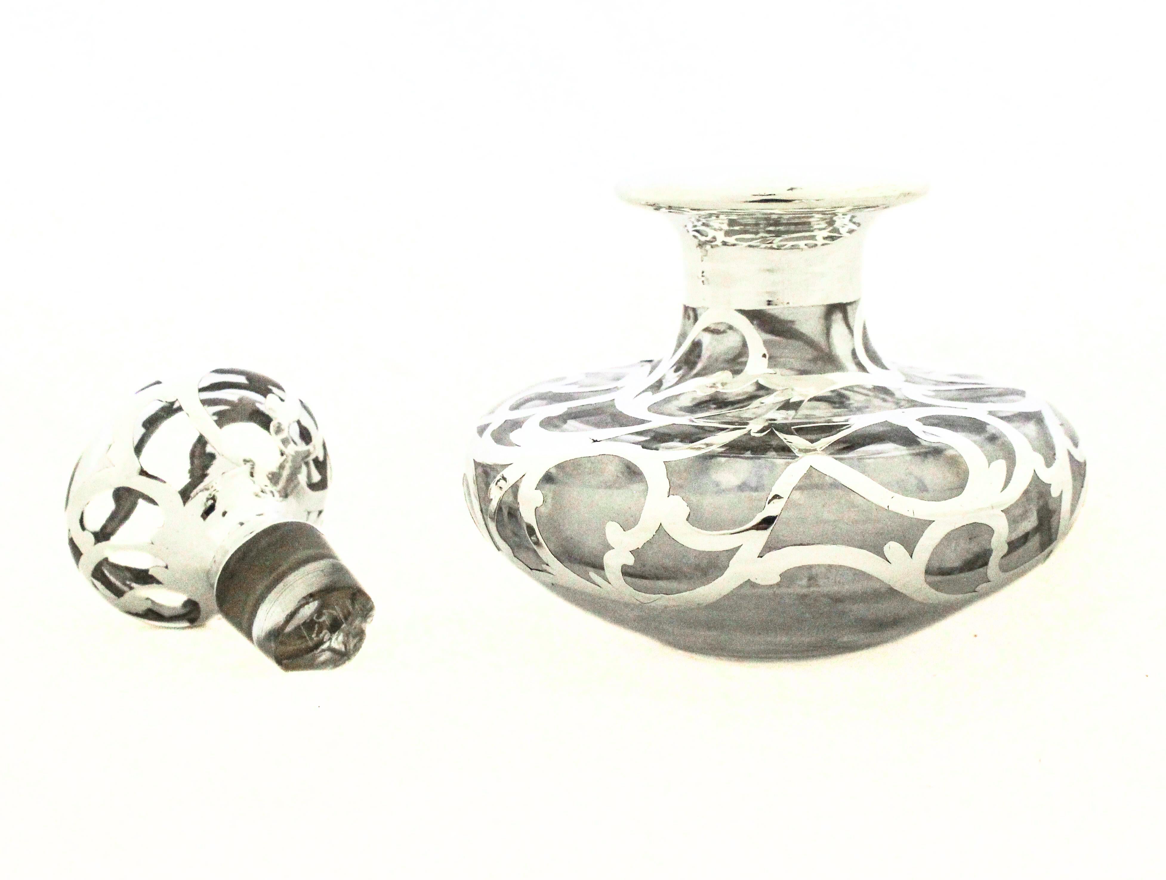 Sterling Silver Art Nouveau Perfume Bottle In Excellent Condition For Sale In Brooklyn, NY