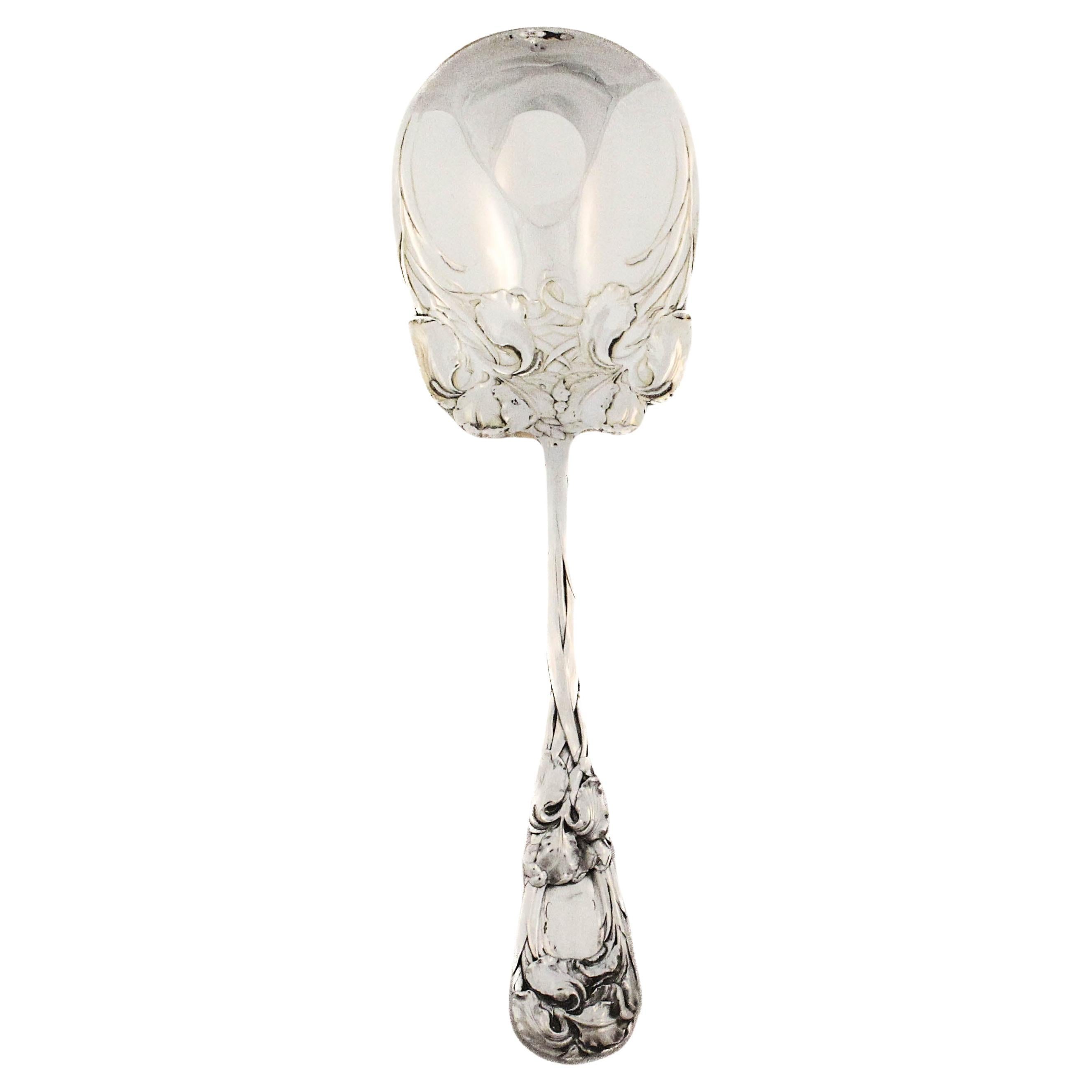 Cuchara de servir Art Nouveau de plata de ley
