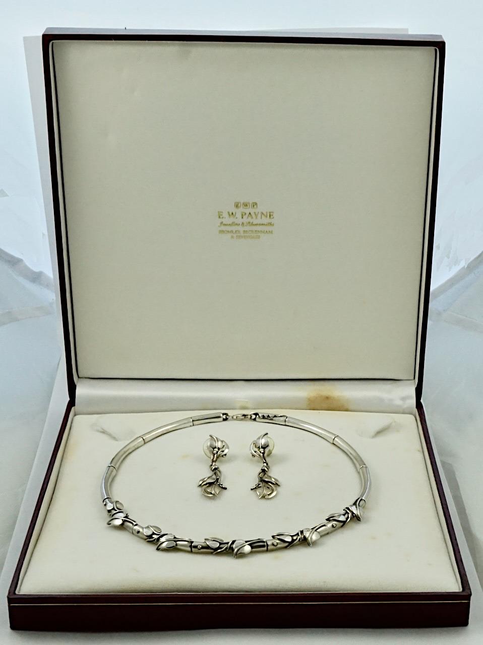 Sterling Silver Art Nouveau Style Collar Necklace and Earrings Set circa 1990s For Sale 11