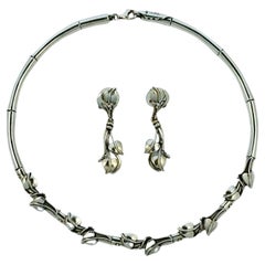 Ensemble collier et boucles d'oreilles en argent sterling de style Art Nouveau circa 1990