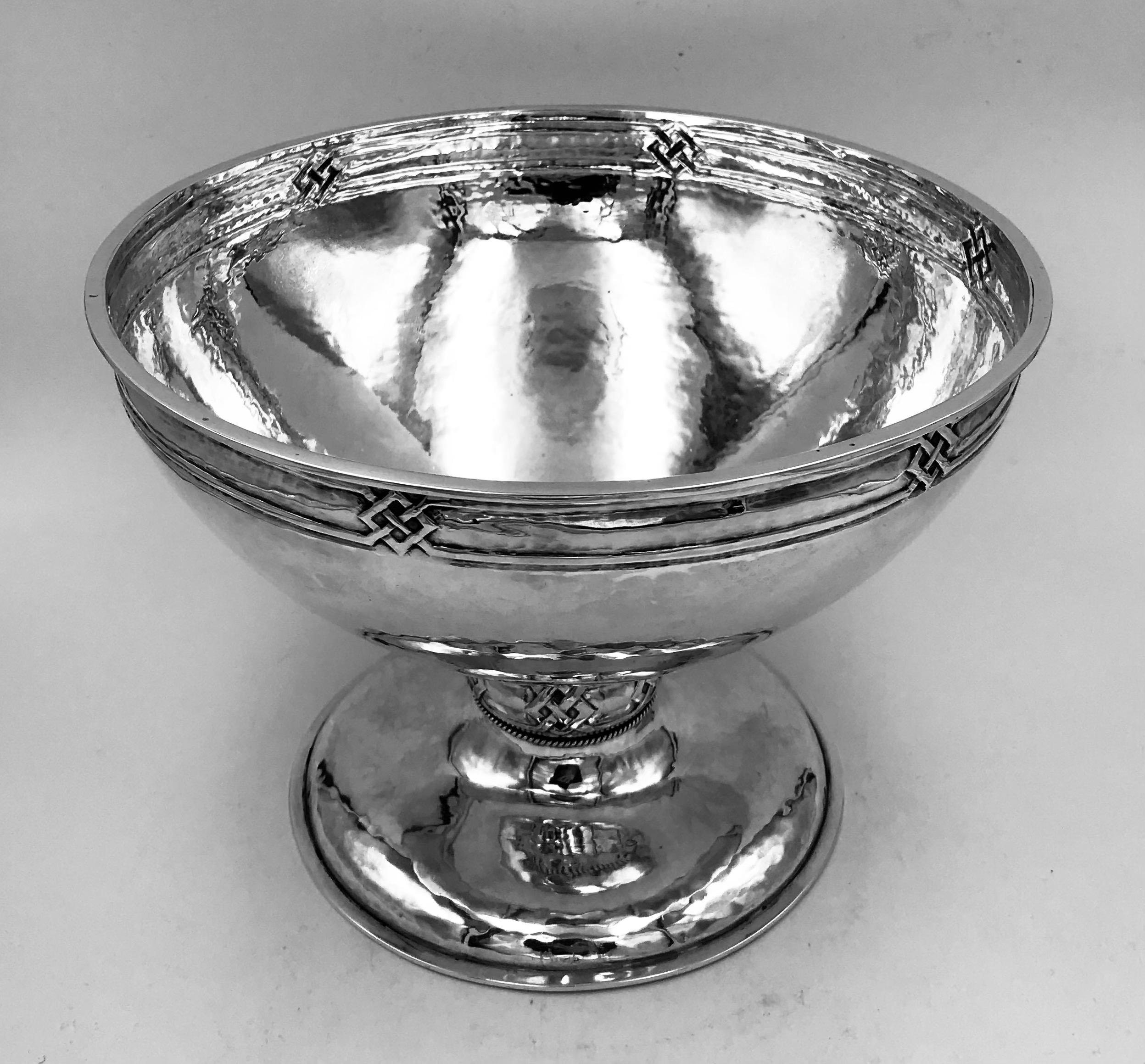 Sterling Silver Arts & Crafts Bowl In Good Condition In London, GB