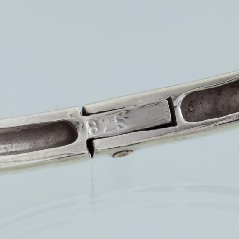 Bracciale Bangle in argento sterling con CZ rotonde incastonate, misura 6,5 In condizioni buone in vendita a Van Nuys, CA