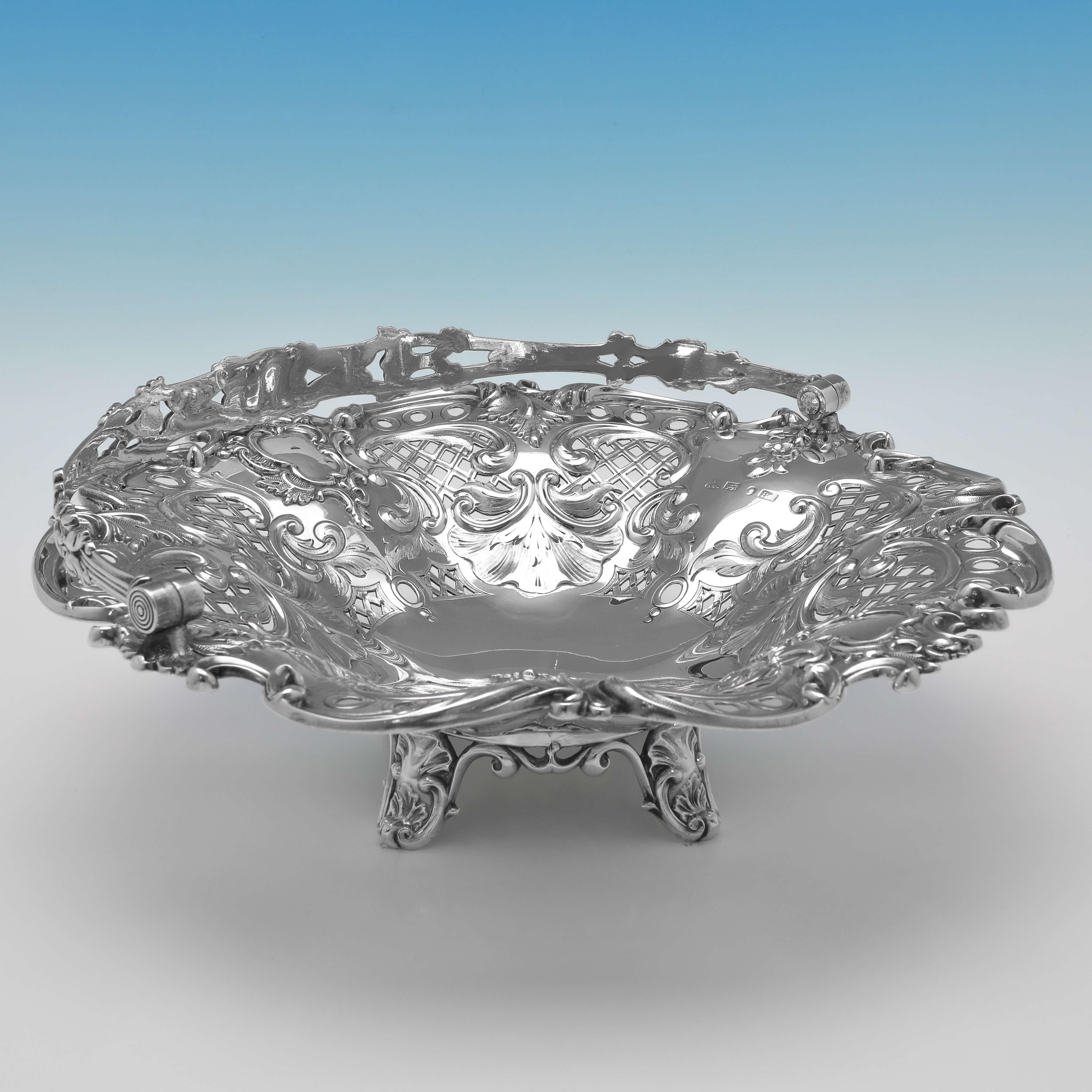 English Victorian Antique Sterling SIlver Basket - Sheffield 1845 - Hawksworth Eyres For Sale