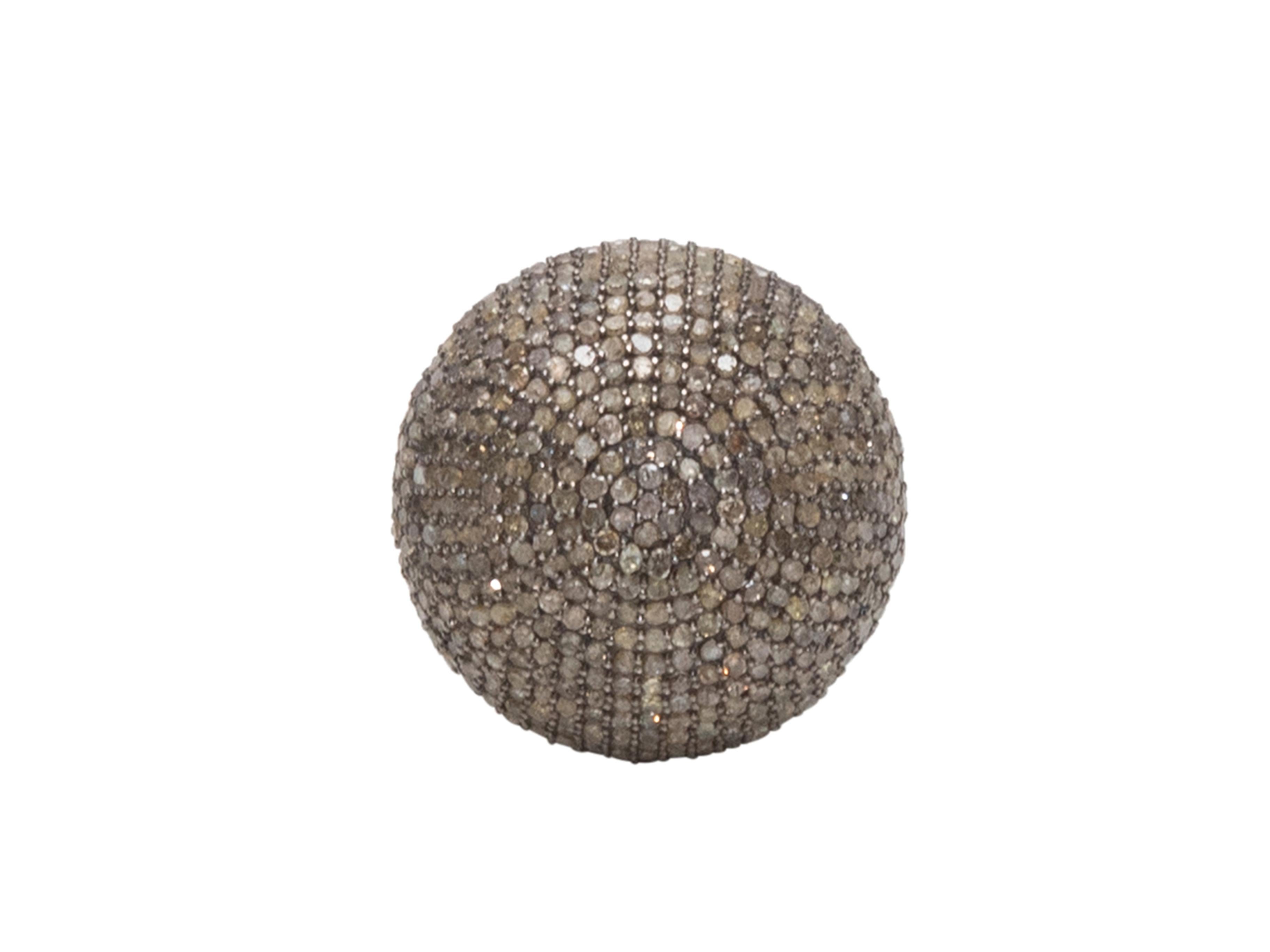 Cocktailring aus Sterlingsilber und mit Diamanten besetzter Kuppel von Bavna. 0,75