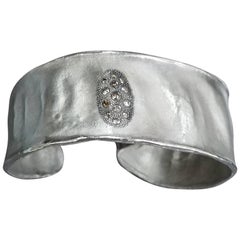 Bracelet manchette "Bean" en argent sterling d'inspiration coquelicot avec diamants bruns