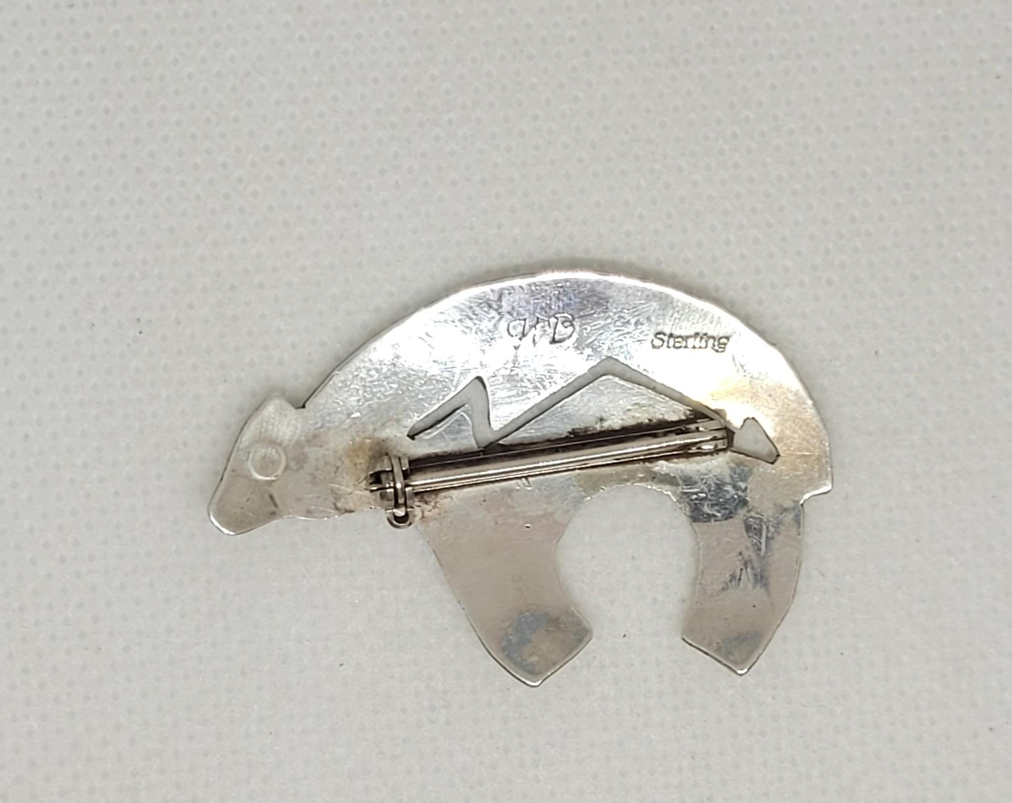Sterling Silver Bear Pin, Harrison Bitsue, Native American, Arrow, Navajo, 5.1gr In Good Condition For Sale In San Diego, CA